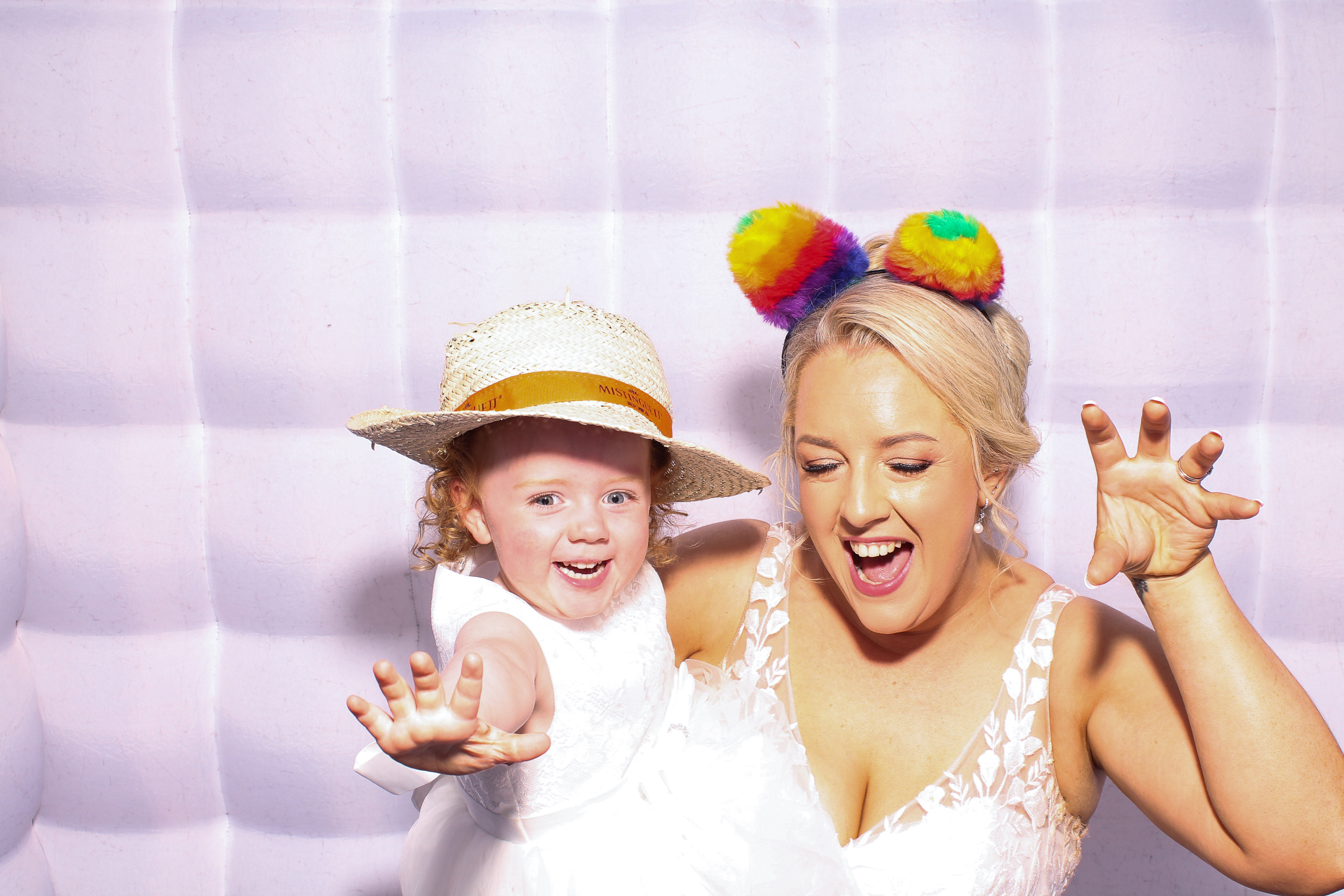 Colie & Christine | View more photos from the event at gallery.snapmagic.ie/u/SnapMagic/Colie-Christine