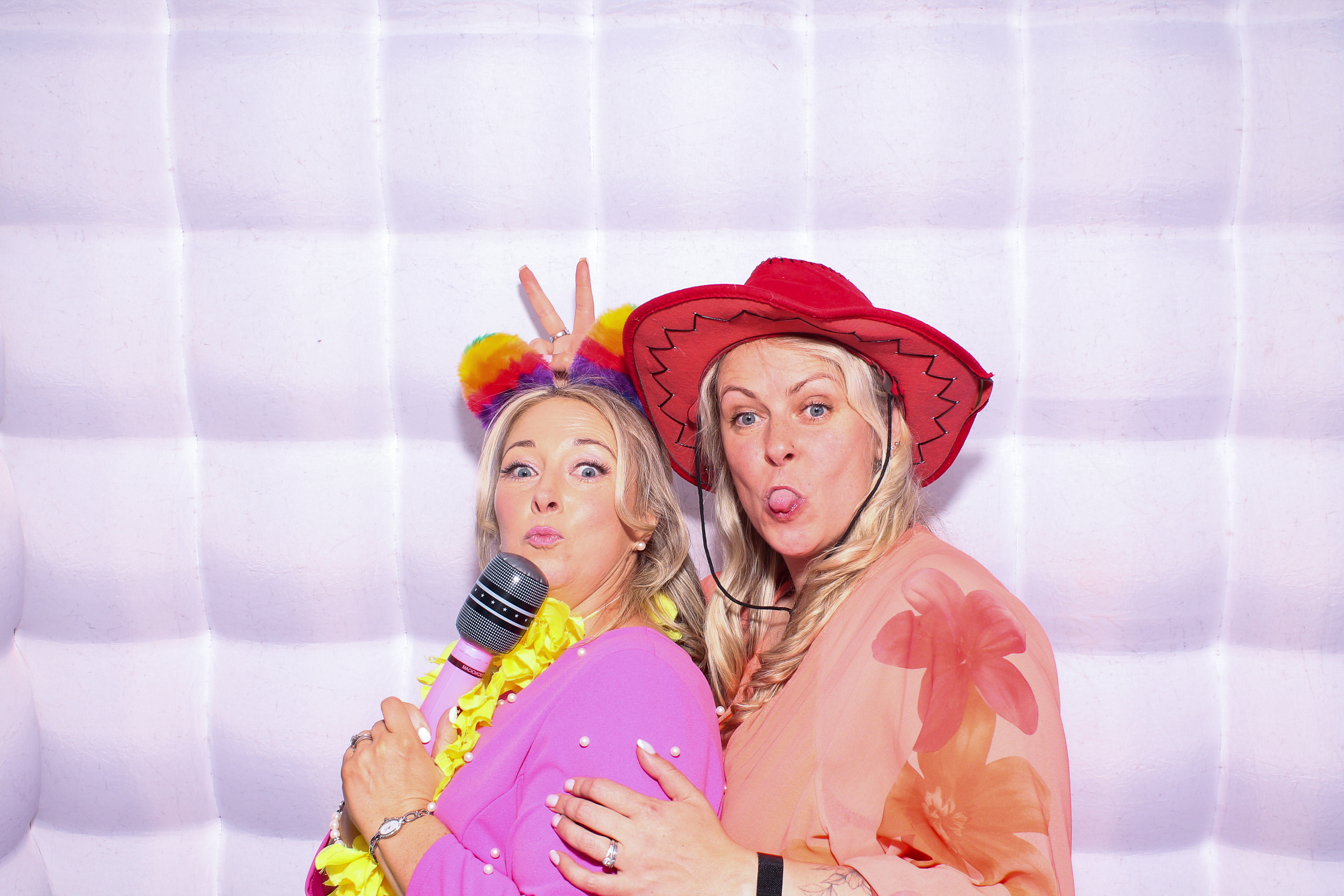 Colie & Christine | View more photos from the event at gallery.snapmagic.ie/u/SnapMagic/Colie-Christine