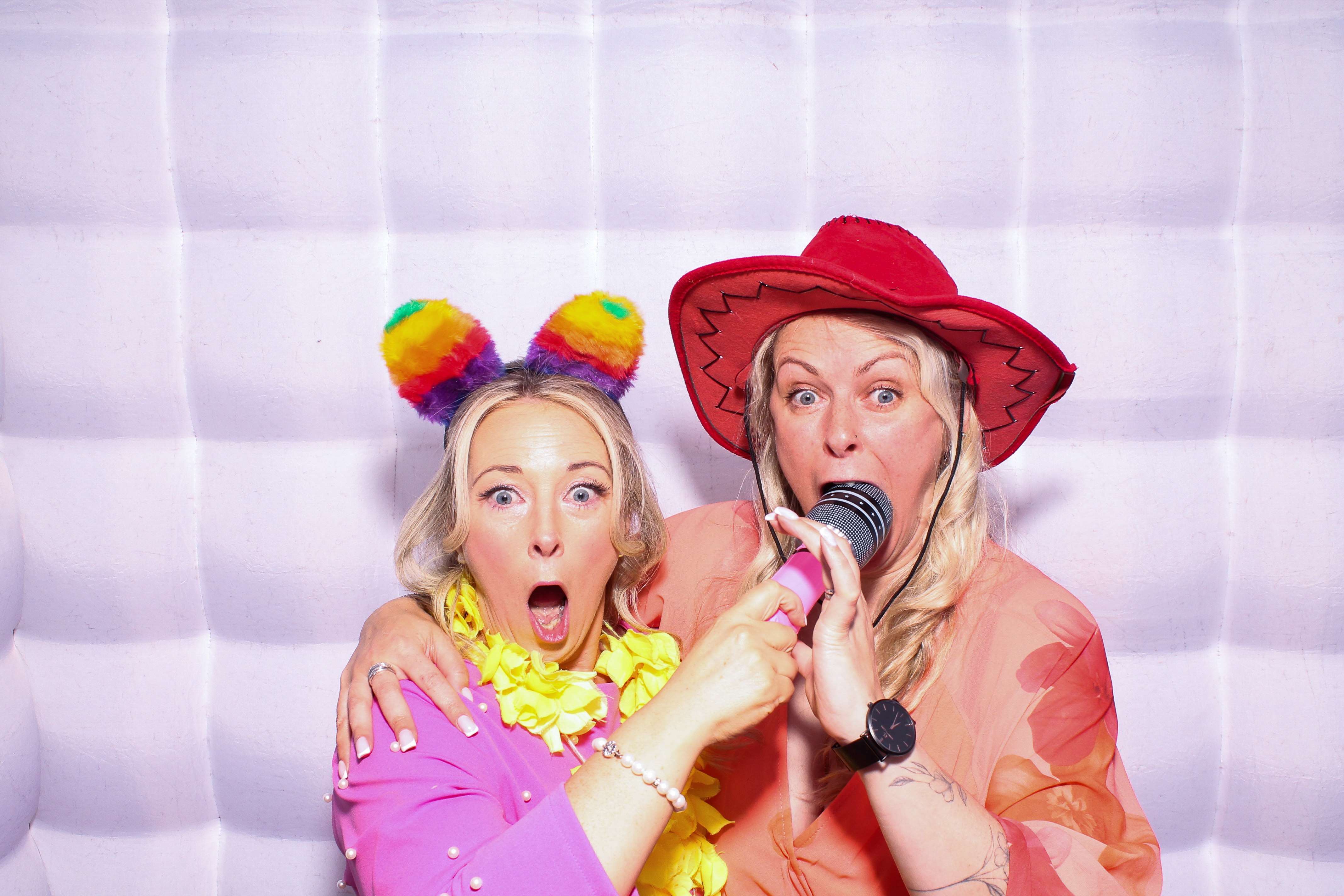 Colie & Christine | View more photos from the event at gallery.snapmagic.ie/u/SnapMagic/Colie-Christine