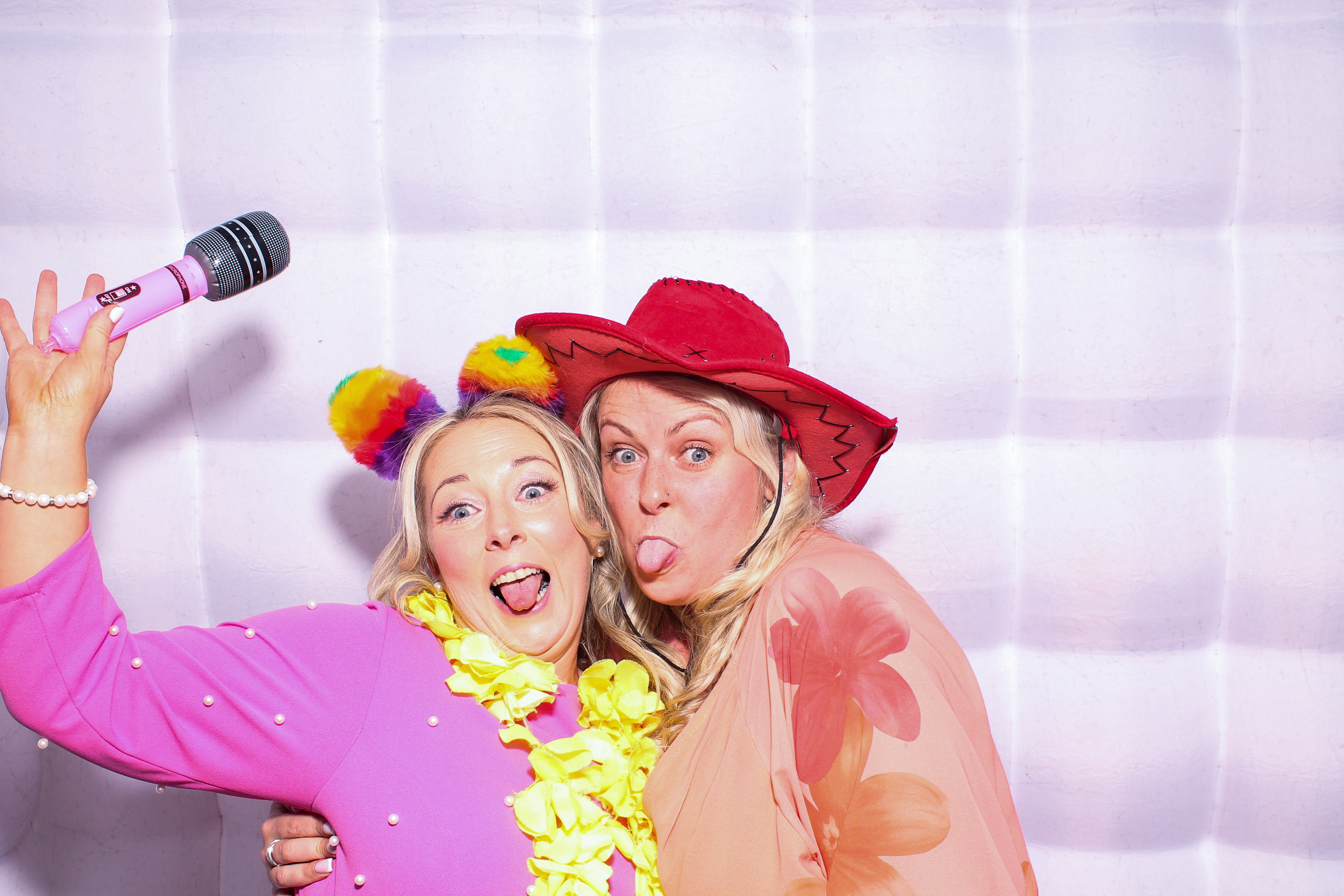 Colie & Christine | View more photos from the event at gallery.snapmagic.ie/u/SnapMagic/Colie-Christine