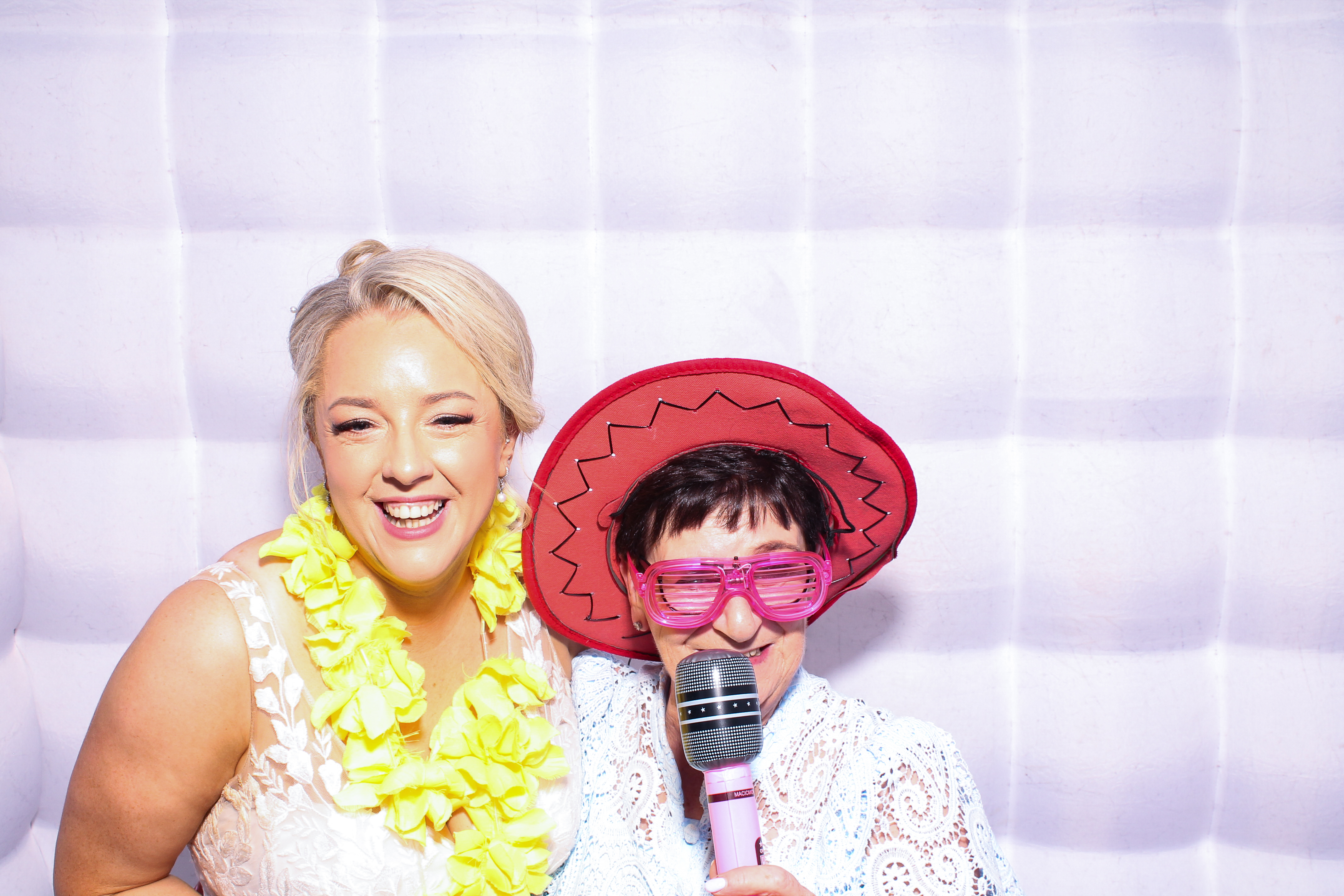 Colie & Christine | View more photos from the event at gallery.snapmagic.ie/u/SnapMagic/Colie-Christine