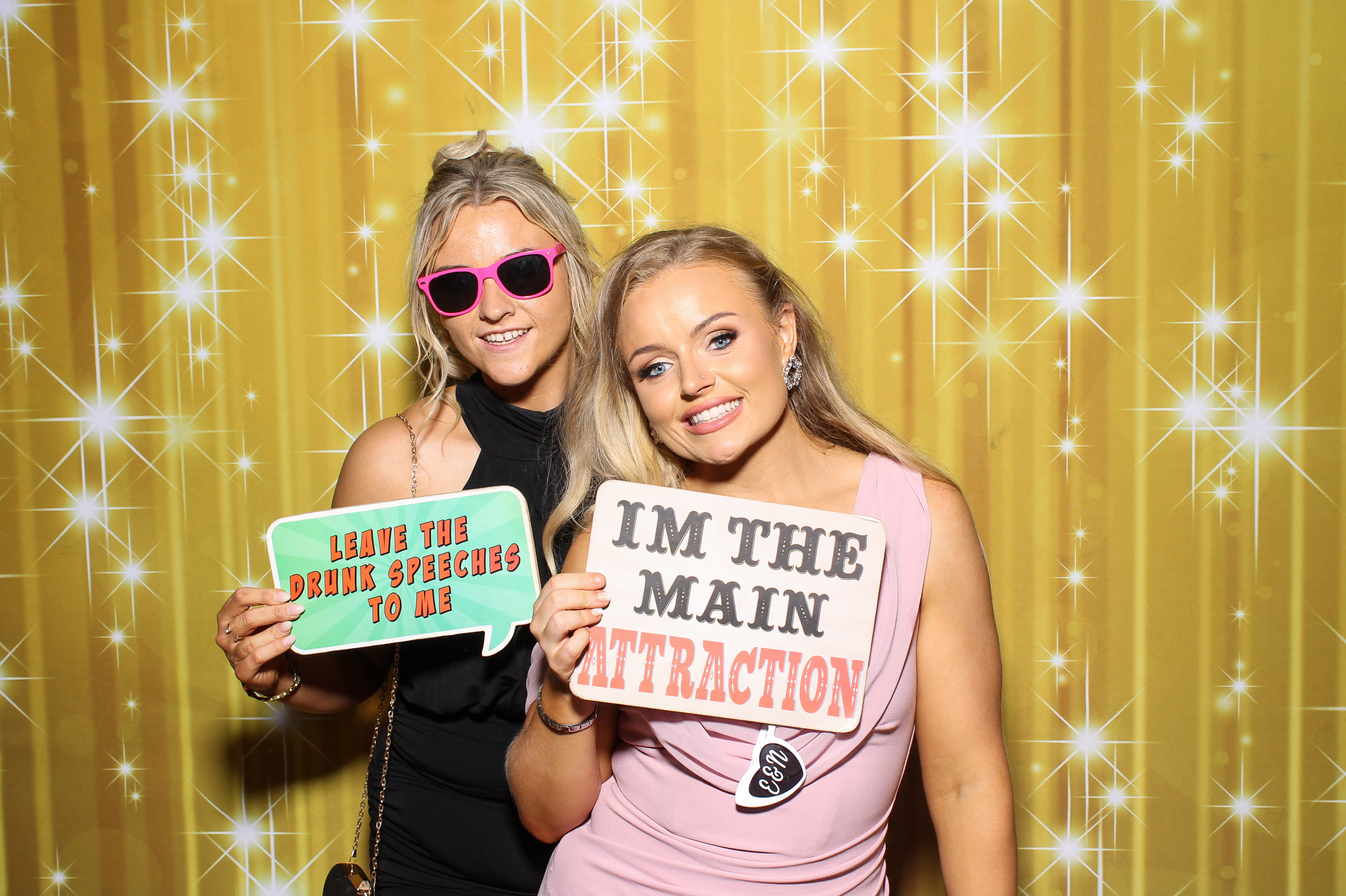 Emma & Niall | View more photos from the event at gallery.snapmagic.ie/u/SnapMagic/Emma-Niall