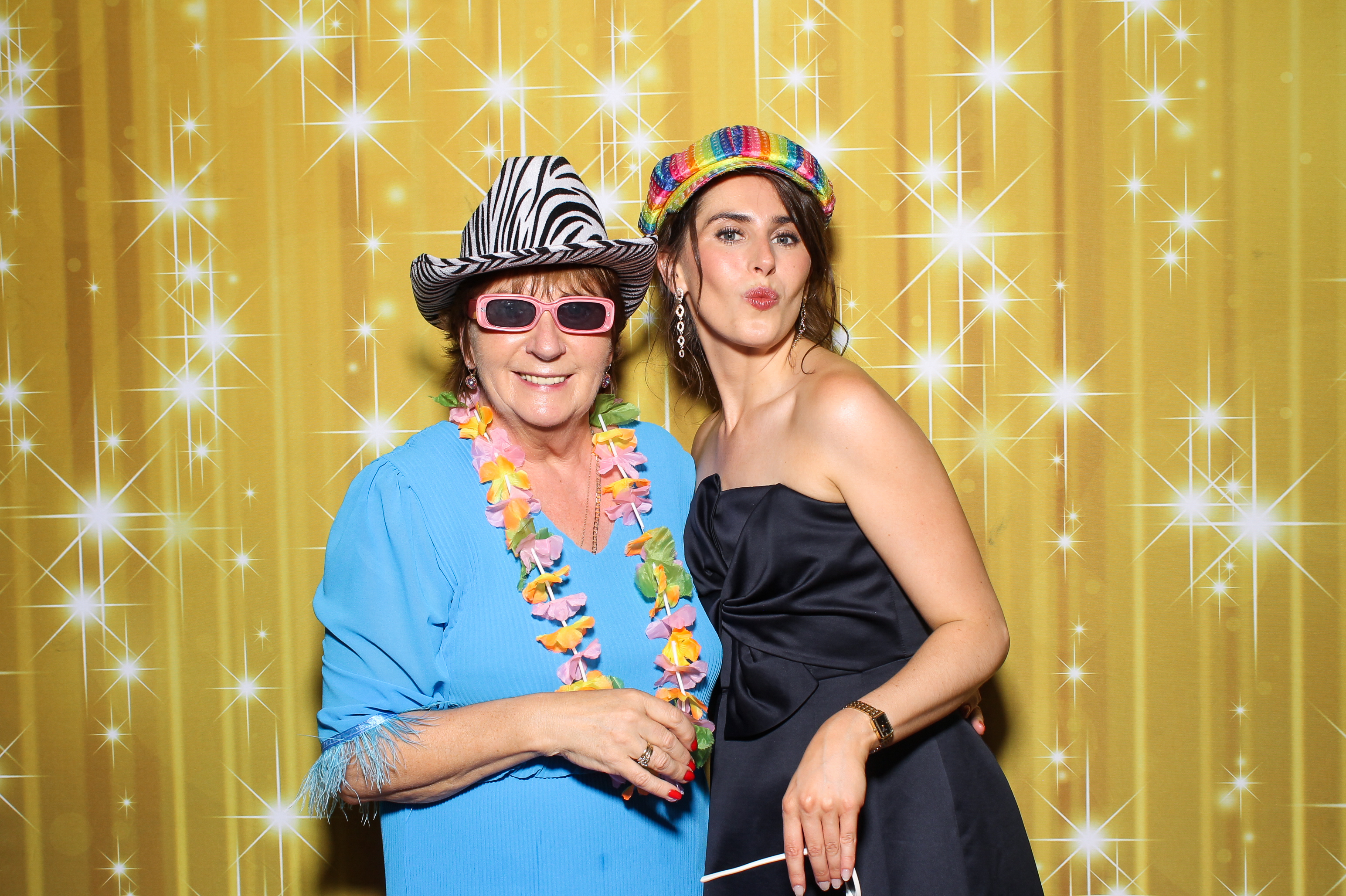 Emma & Niall | View more photos from the event at gallery.snapmagic.ie/u/SnapMagic/Emma-Niall