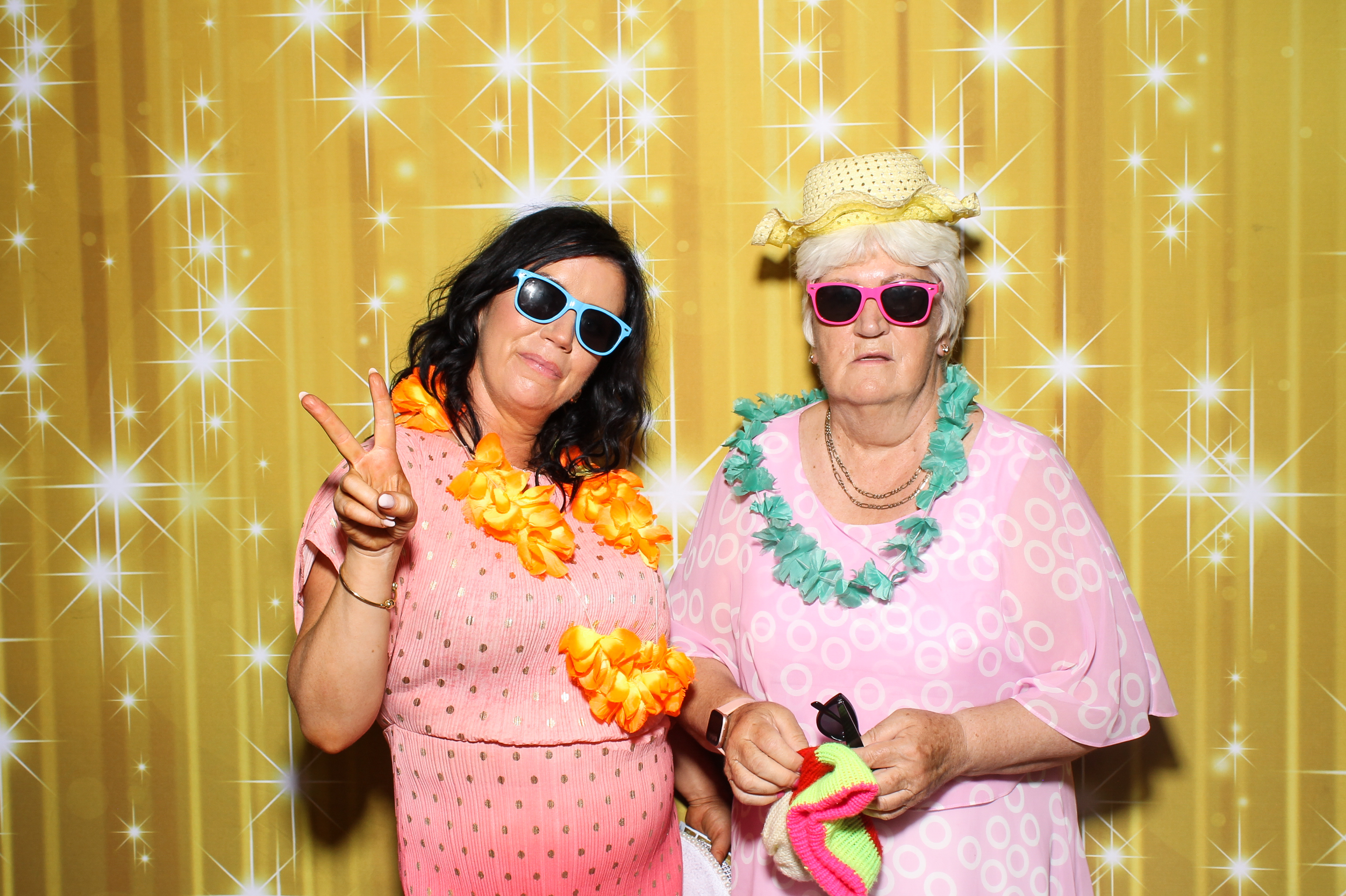 Emma & Niall | View more photos from the event at gallery.snapmagic.ie/u/SnapMagic/Emma-Niall