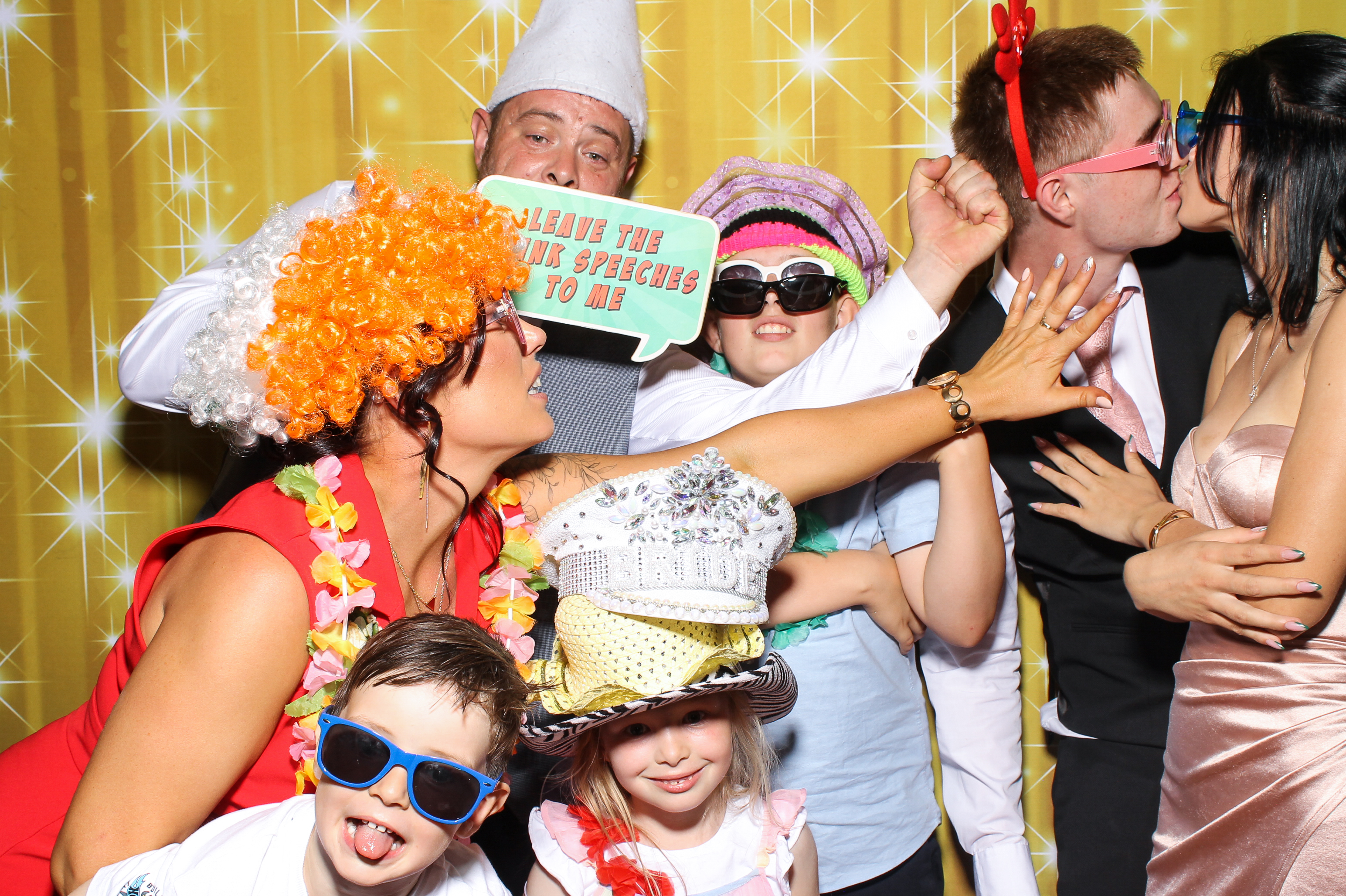 Emma & Niall | View more photos from the event at gallery.snapmagic.ie/u/SnapMagic/Emma-Niall