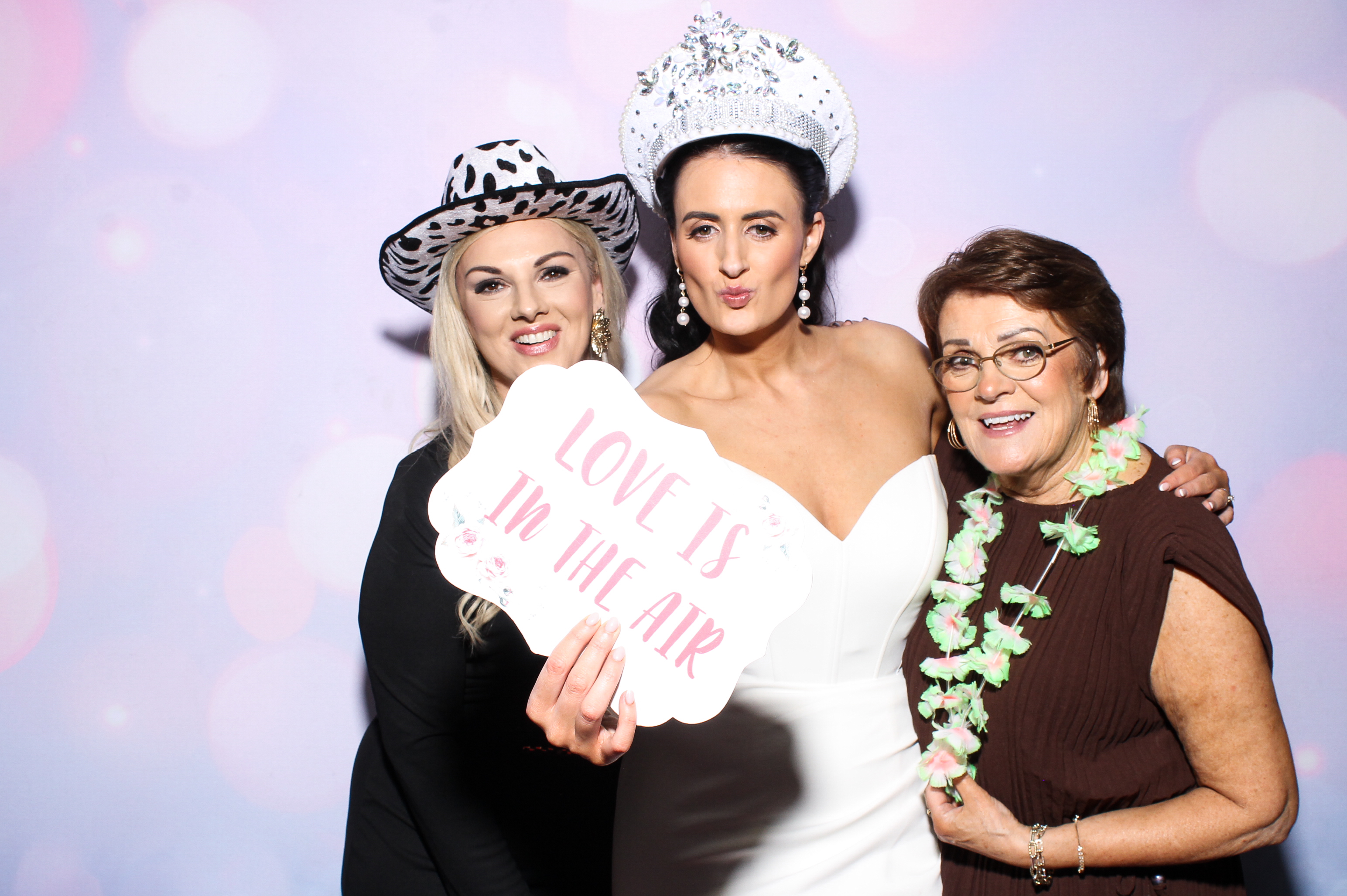 Karin & Declan | View more photos from the event at gallery.snapmagic.ie/u/SnapMagic/Karin-Declan