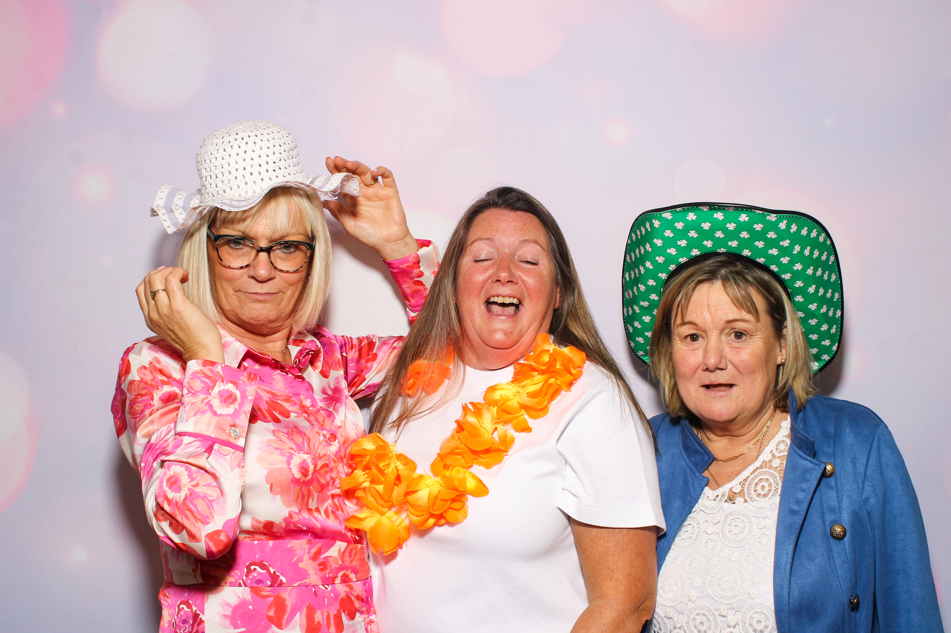 Katie & Josh | View more photos from the event at gallery.snapmagic.ie/u/SnapMagic/Katie-Josh