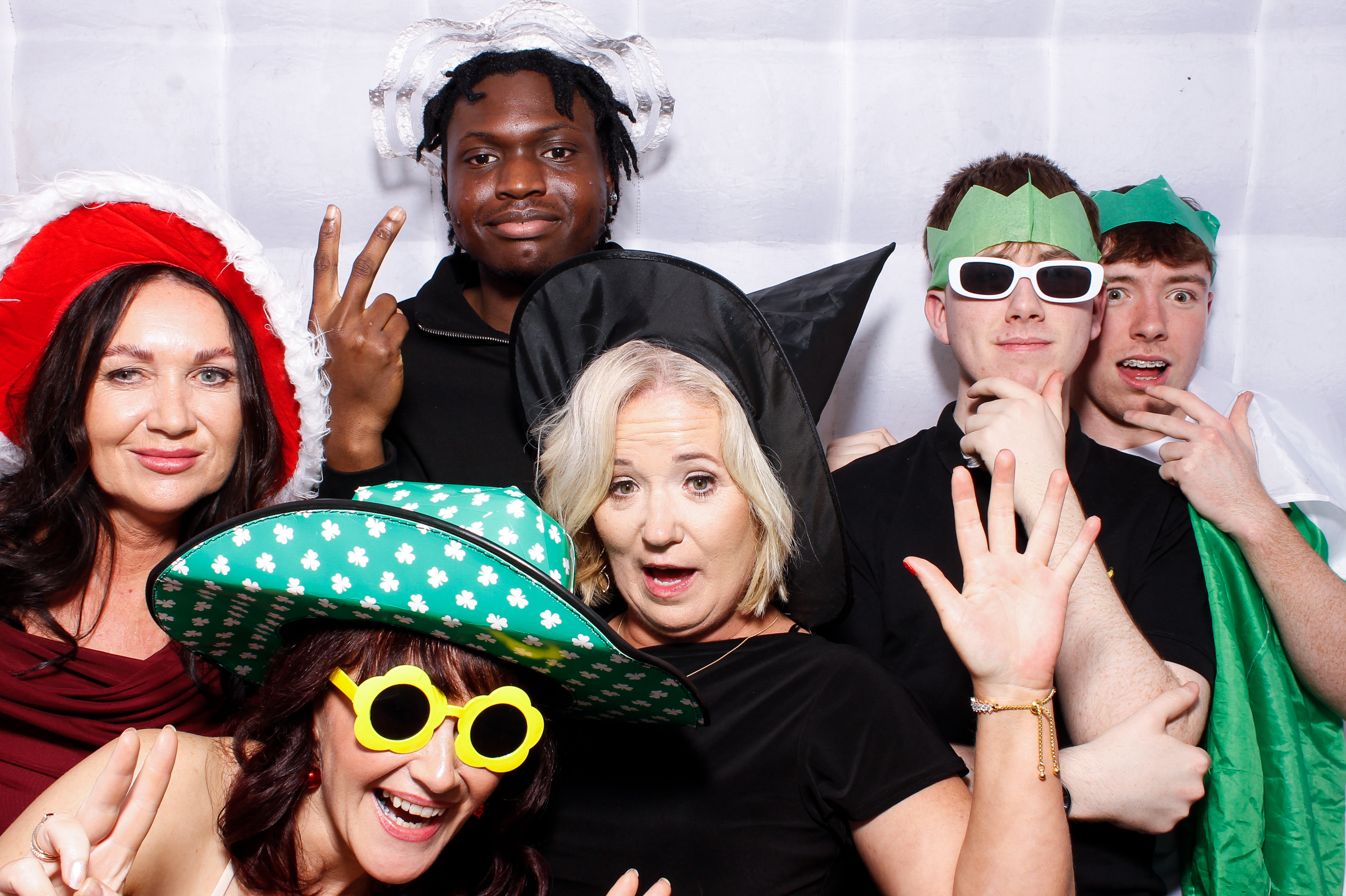 Kingsbridge Healthcare Group Christmas Party 2025 | View more photos from the event at gallery.snapmagic.ie/u/SnapMagic/Kingsbridge-Healthcare-Group-Christmas-Party-2025