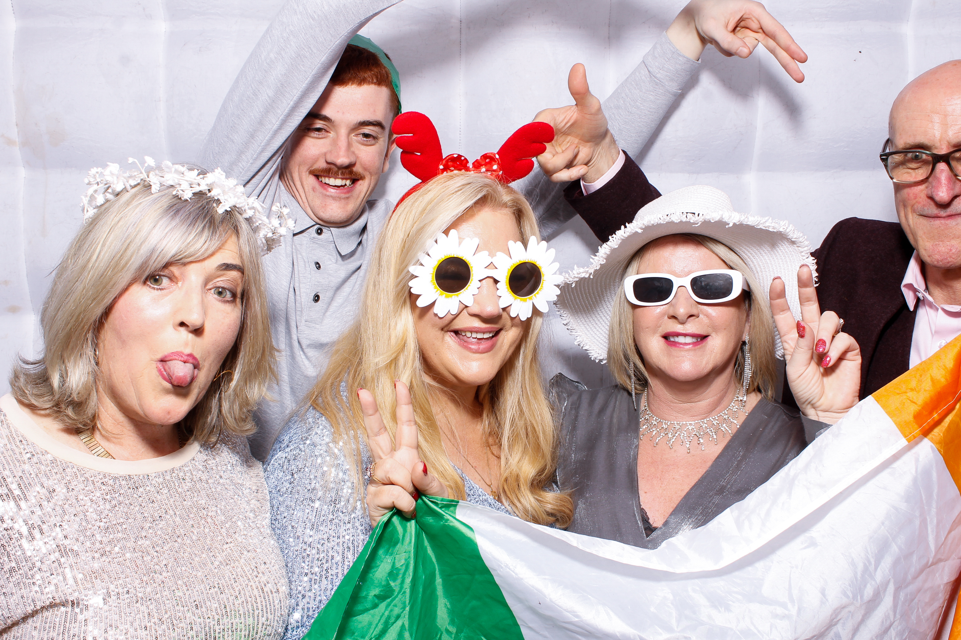 Kingsbridge Healthcare Group Christmas Party 2025 | View more photos from the event at gallery.snapmagic.ie/u/SnapMagic/Kingsbridge-Healthcare-Group-Christmas-Party-2025