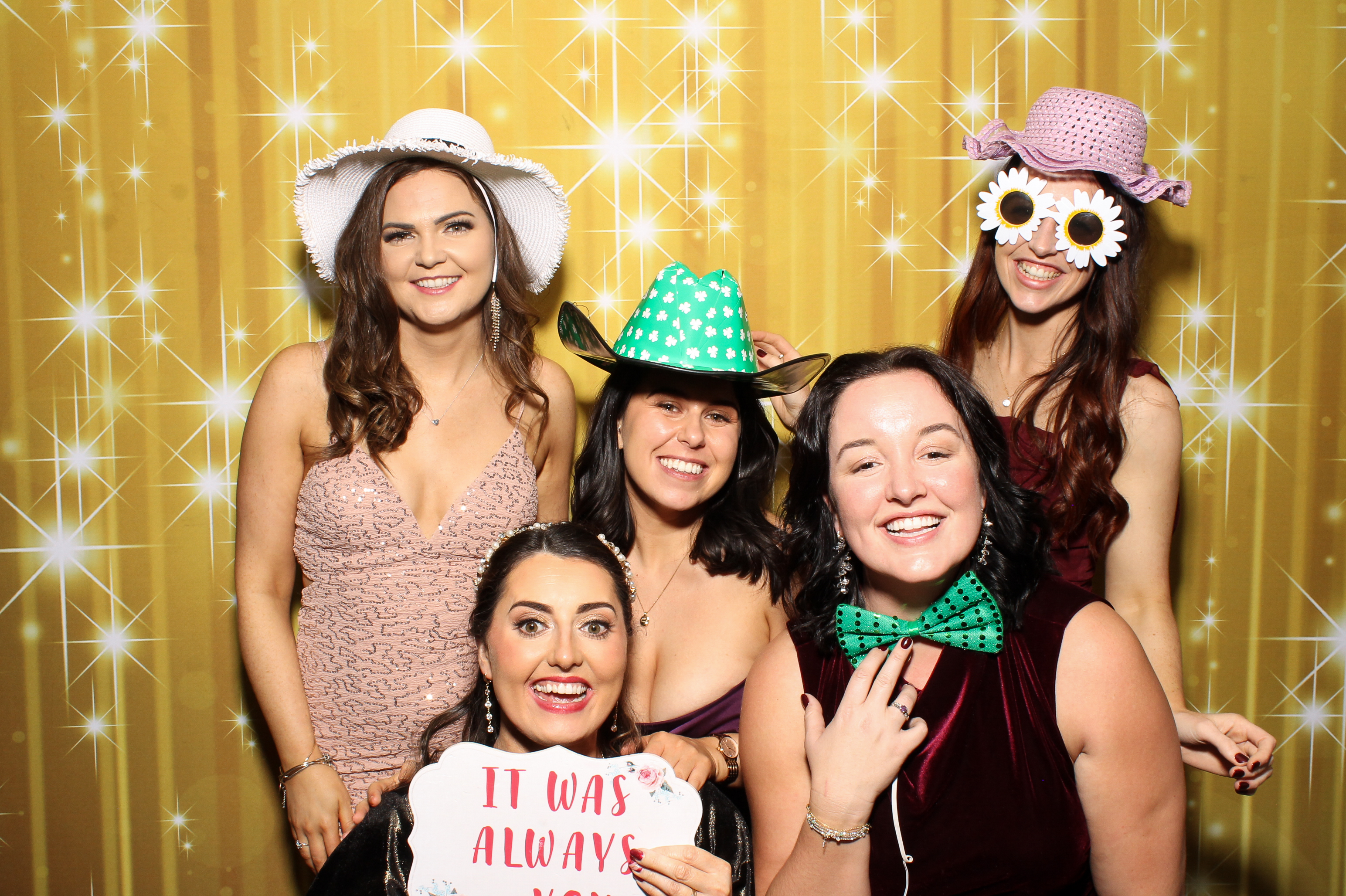 Laura & Raj | View more photos from the event at gallery.snapmagic.ie/u/SnapMagic/Laura-Raj