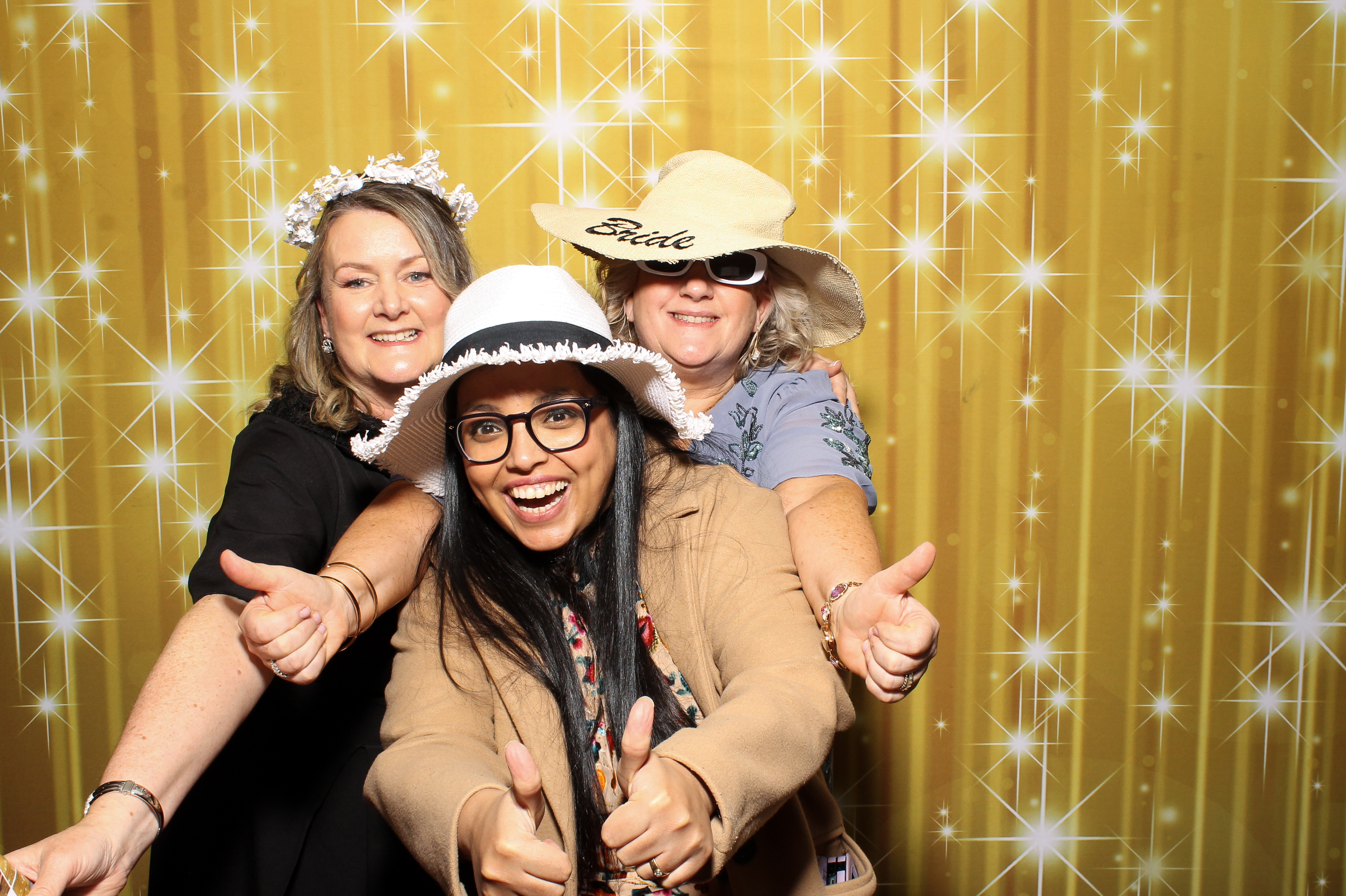 Laura & Raj | View more photos from the event at gallery.snapmagic.ie/u/SnapMagic/Laura-Raj