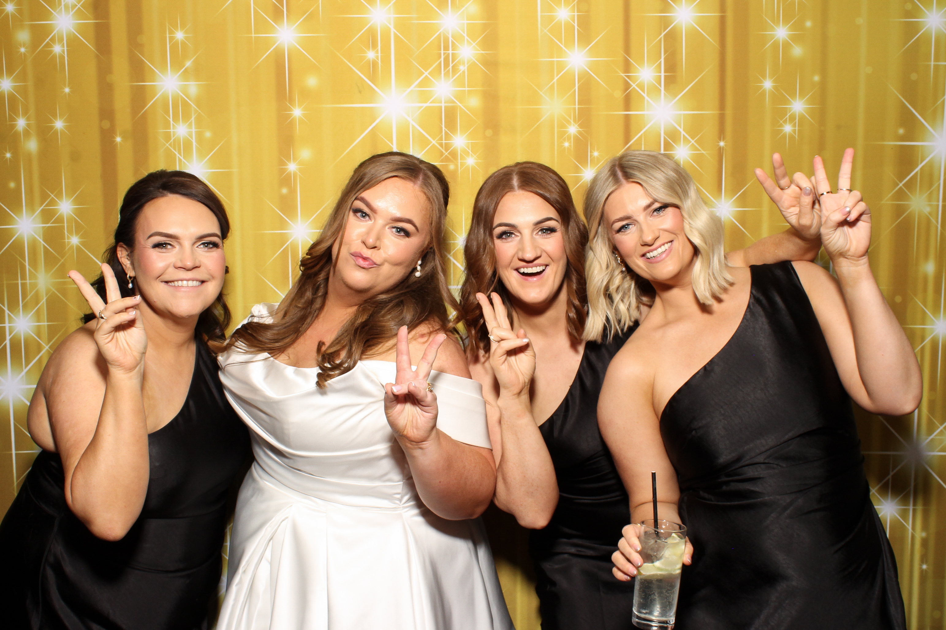 Laura & Raj | View more photos from the event at gallery.snapmagic.ie/u/SnapMagic/Laura-Raj