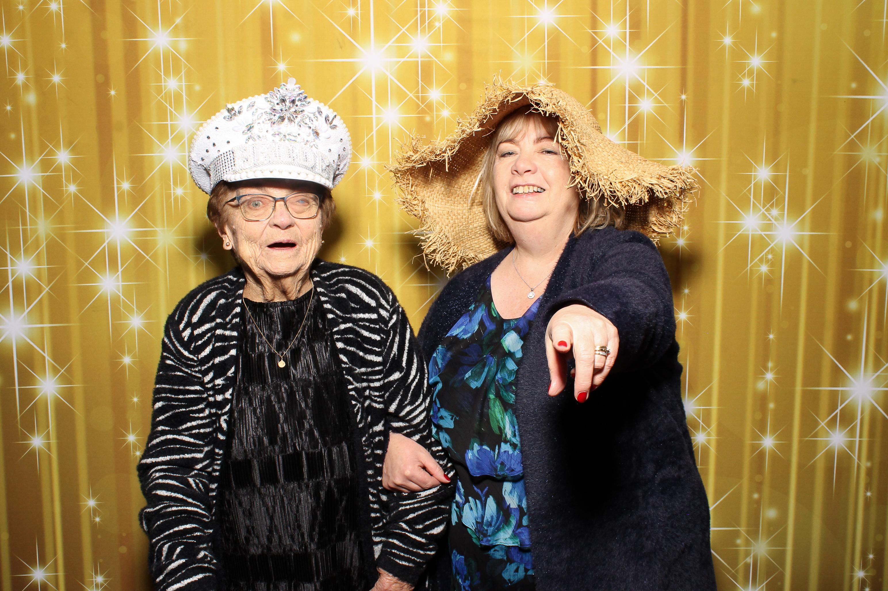 Laura & Raj | View more photos from the event at gallery.snapmagic.ie/u/SnapMagic/Laura-Raj