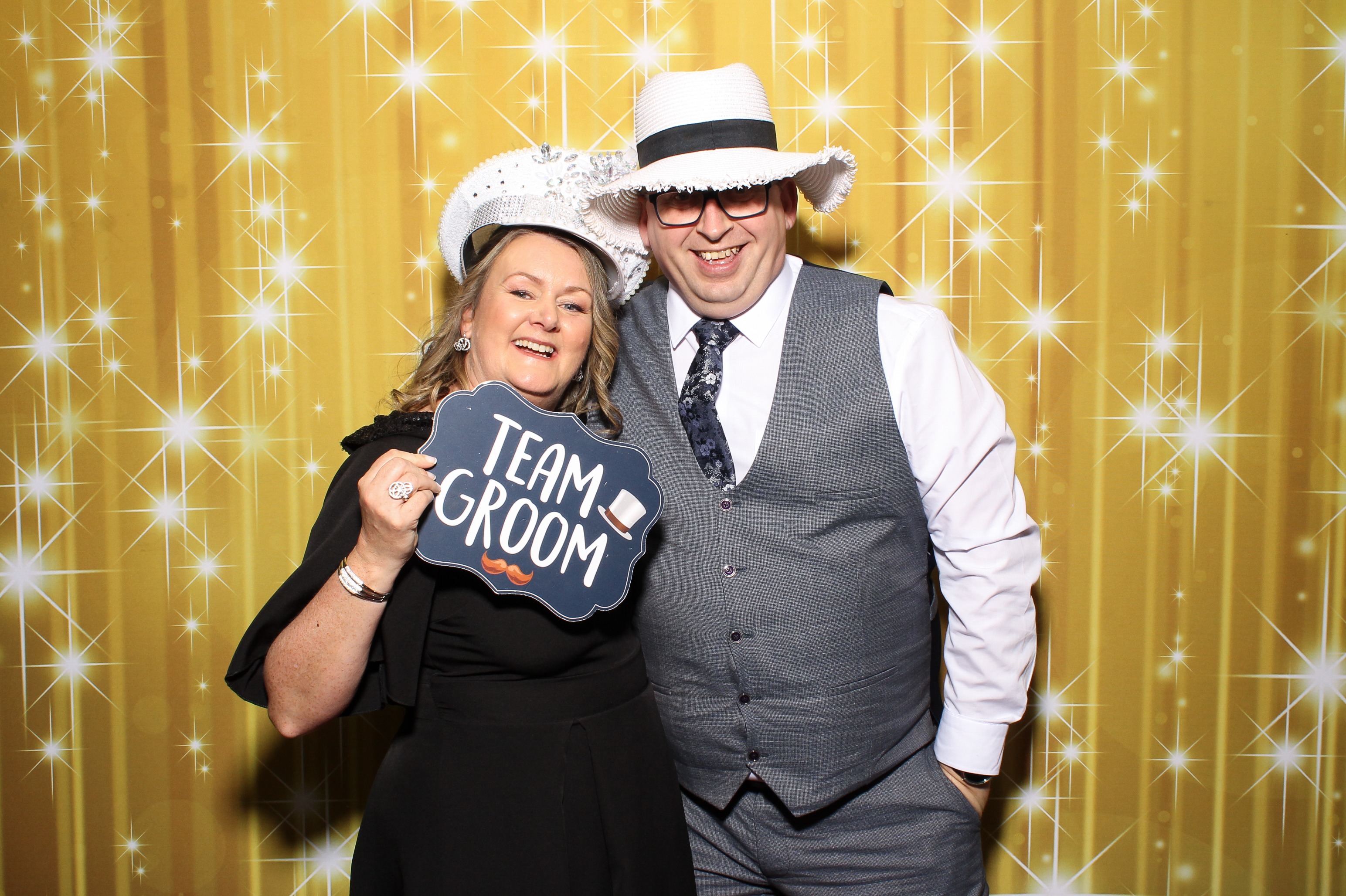 Laura & Raj | View more photos from the event at gallery.snapmagic.ie/u/SnapMagic/Laura-Raj