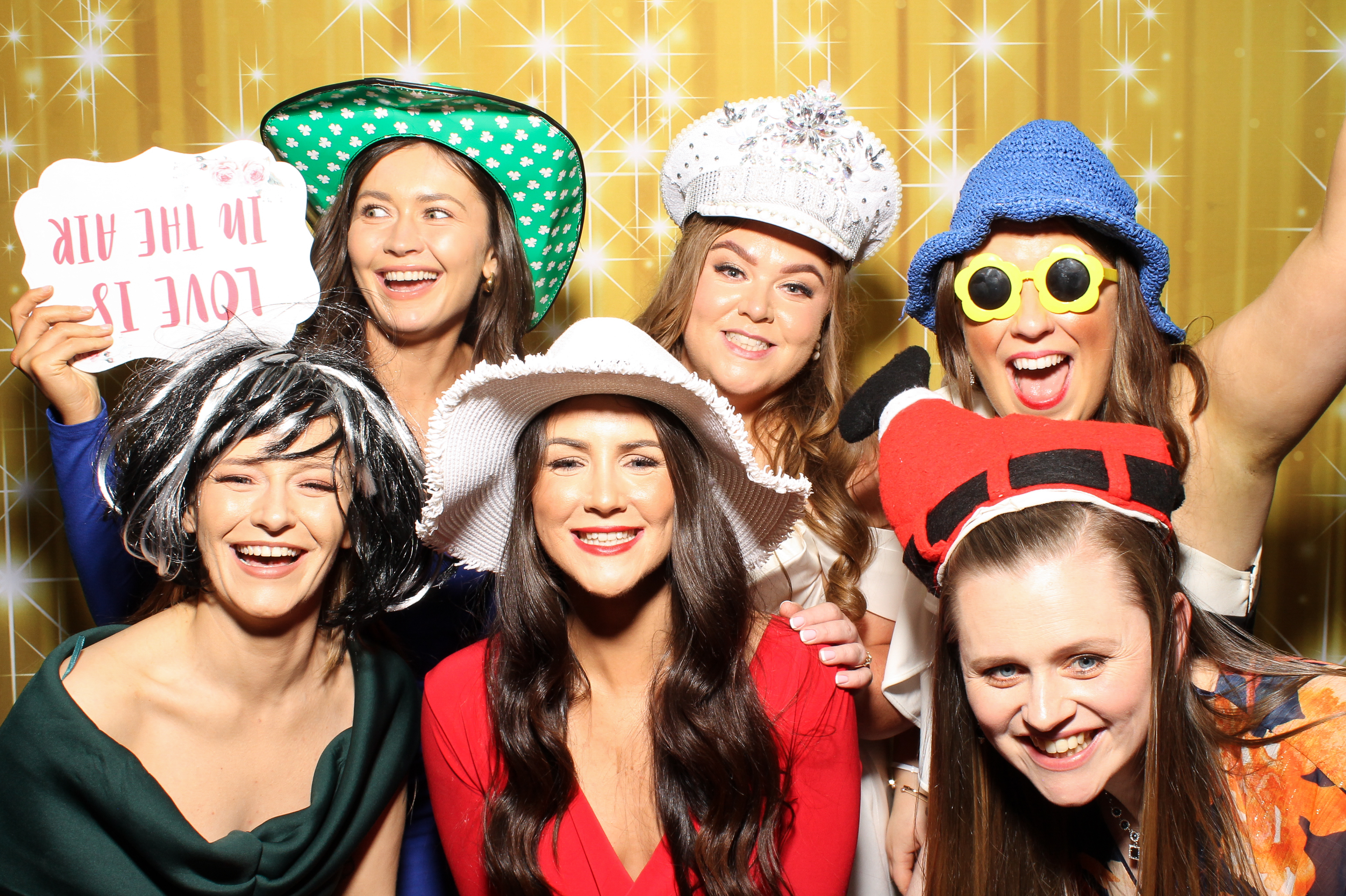 Laura & Raj | View more photos from the event at gallery.snapmagic.ie/u/SnapMagic/Laura-Raj