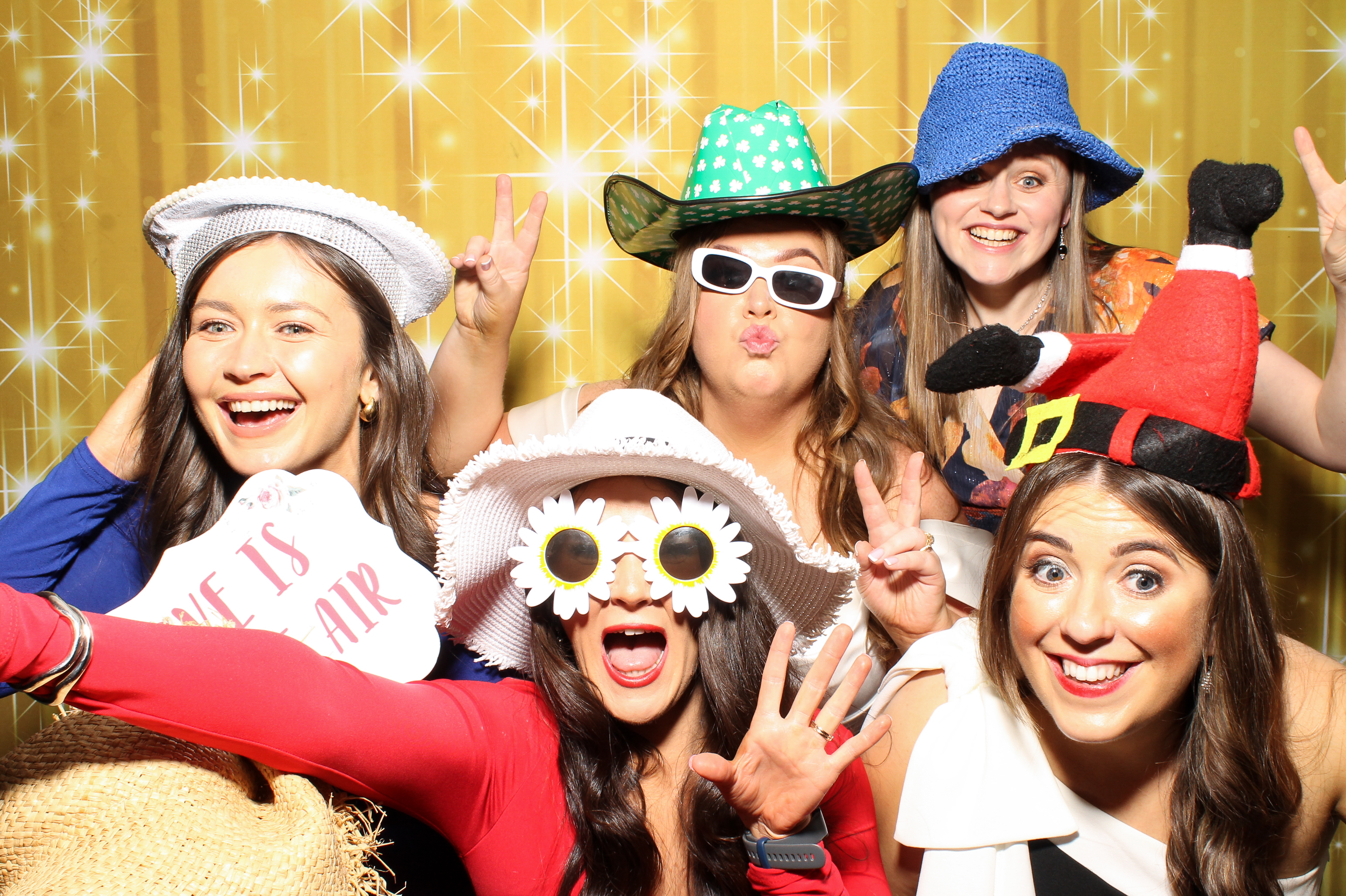 Laura & Raj | View more photos from the event at gallery.snapmagic.ie/u/SnapMagic/Laura-Raj