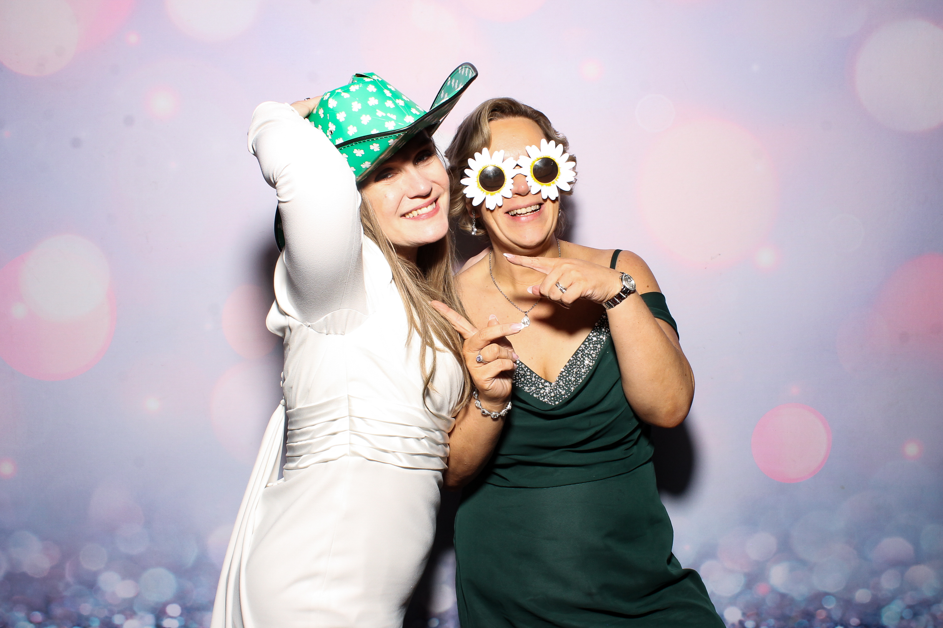 Lisa & Alan | View more photos from the event at gallery.snapmagic.ie/u/SnapMagic/Lisa-Alan