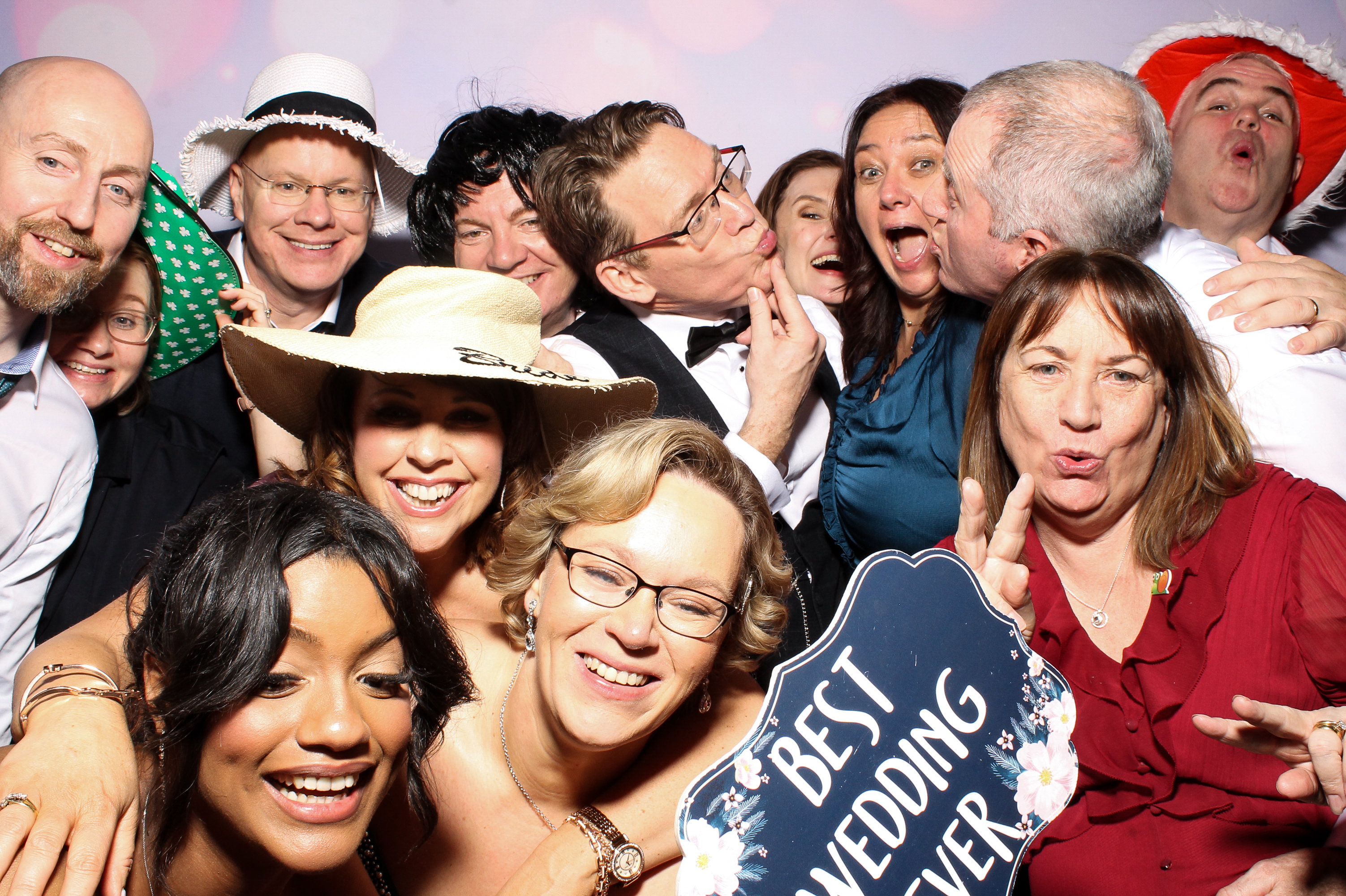 Lisa & Alan | View more photos from the event at gallery.snapmagic.ie/u/SnapMagic/Lisa-Alan