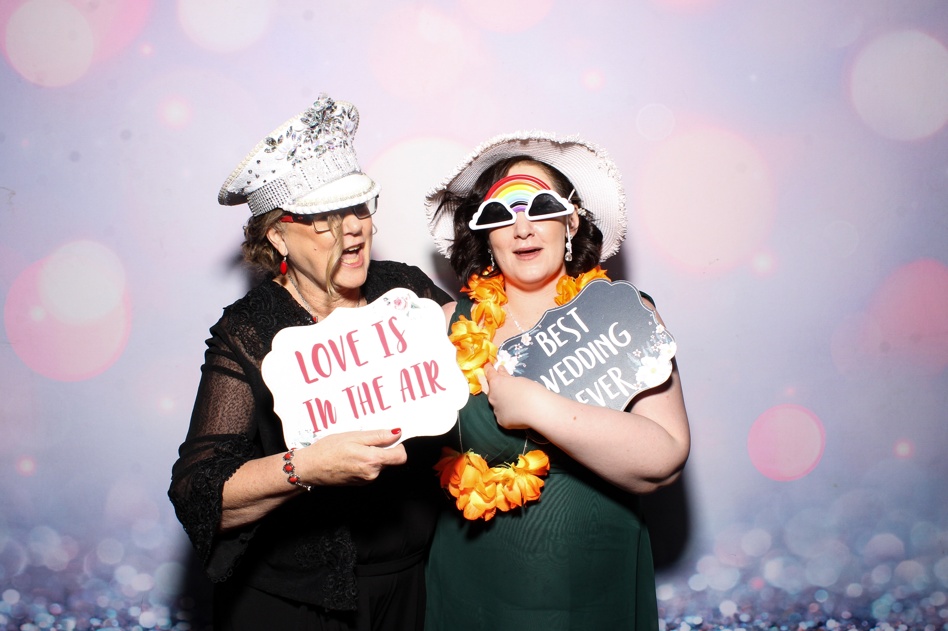 Lisa & Alan | View more photos from the event at gallery.snapmagic.ie/u/SnapMagic/Lisa-Alan