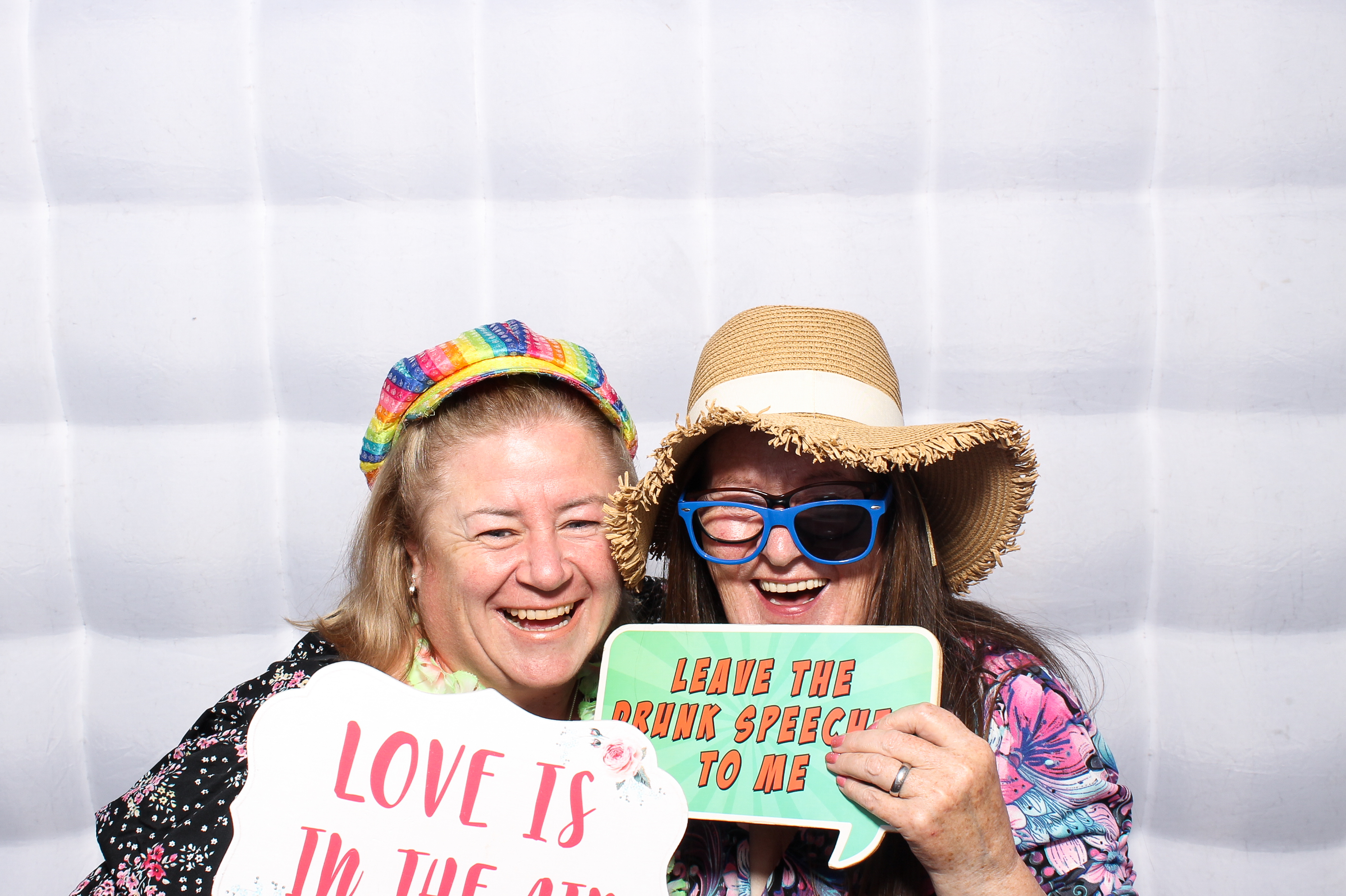 Lisa & Fergal | View more photos from the event at gallery.snapmagic.ie/u/SnapMagic/Lisa-Fergal