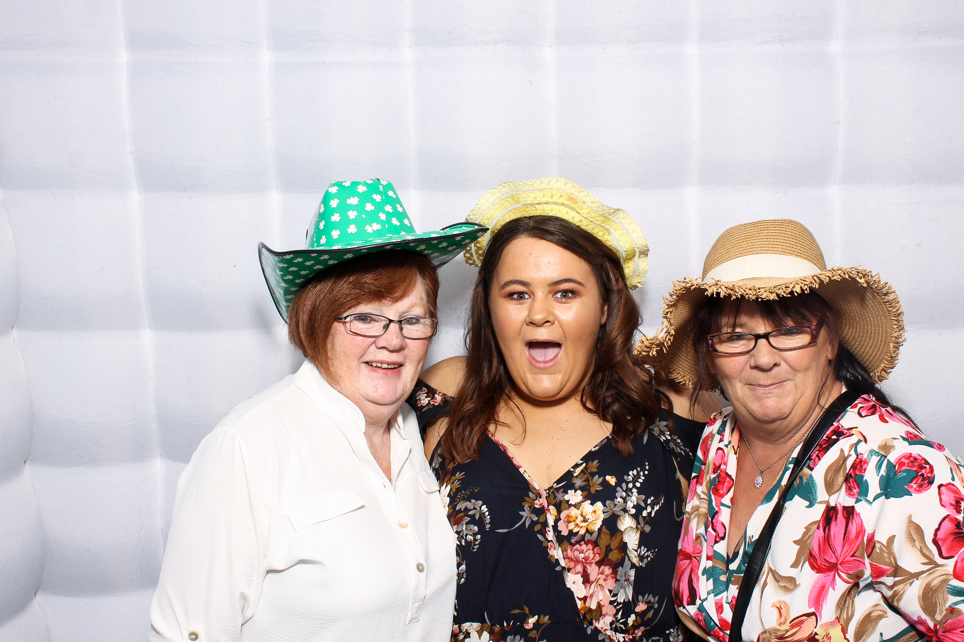 Lisa & Fergal | View more photos from the event at gallery.snapmagic.ie/u/SnapMagic/Lisa-Fergal