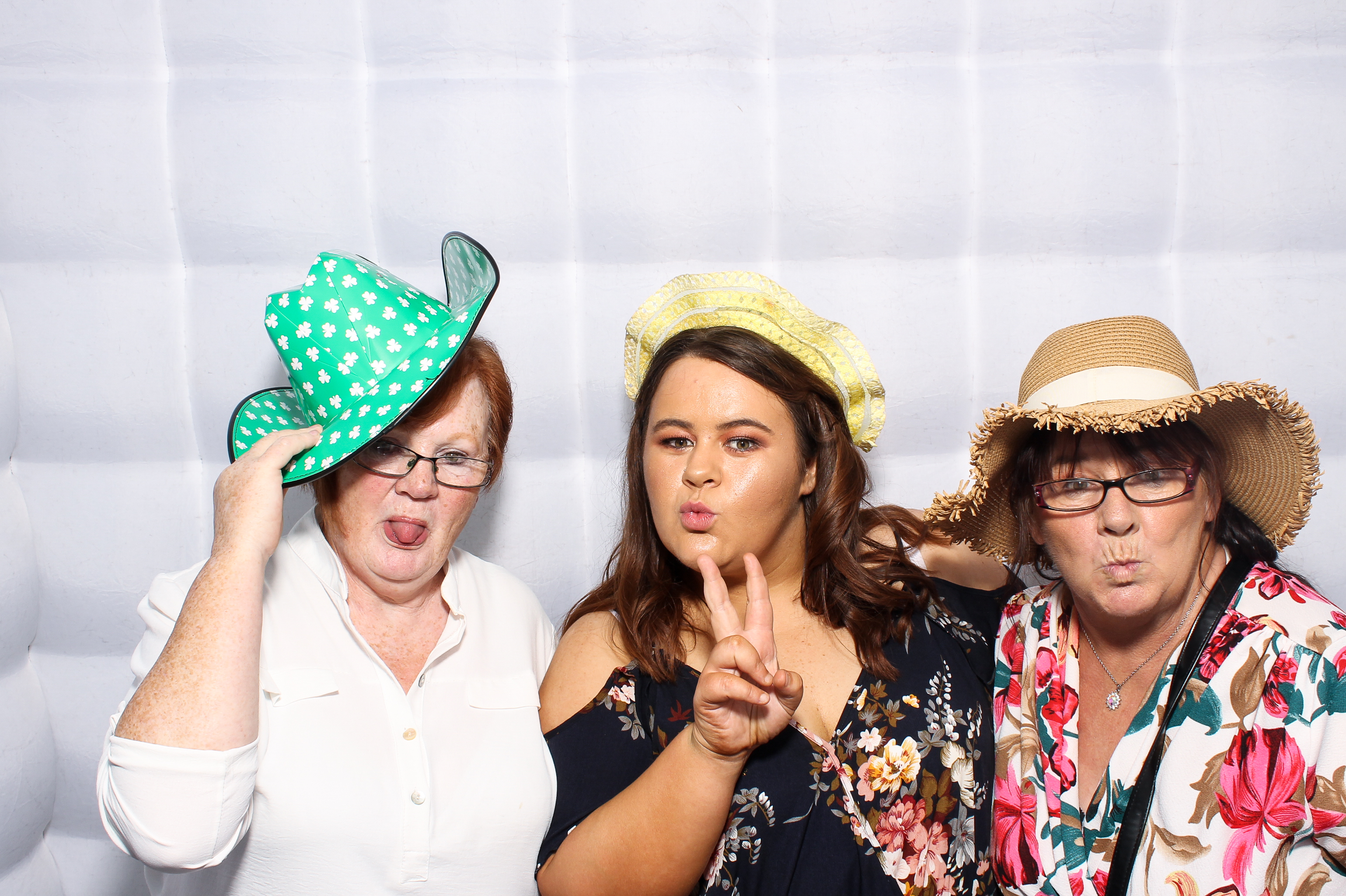 Lisa & Fergal | View more photos from the event at gallery.snapmagic.ie/u/SnapMagic/Lisa-Fergal