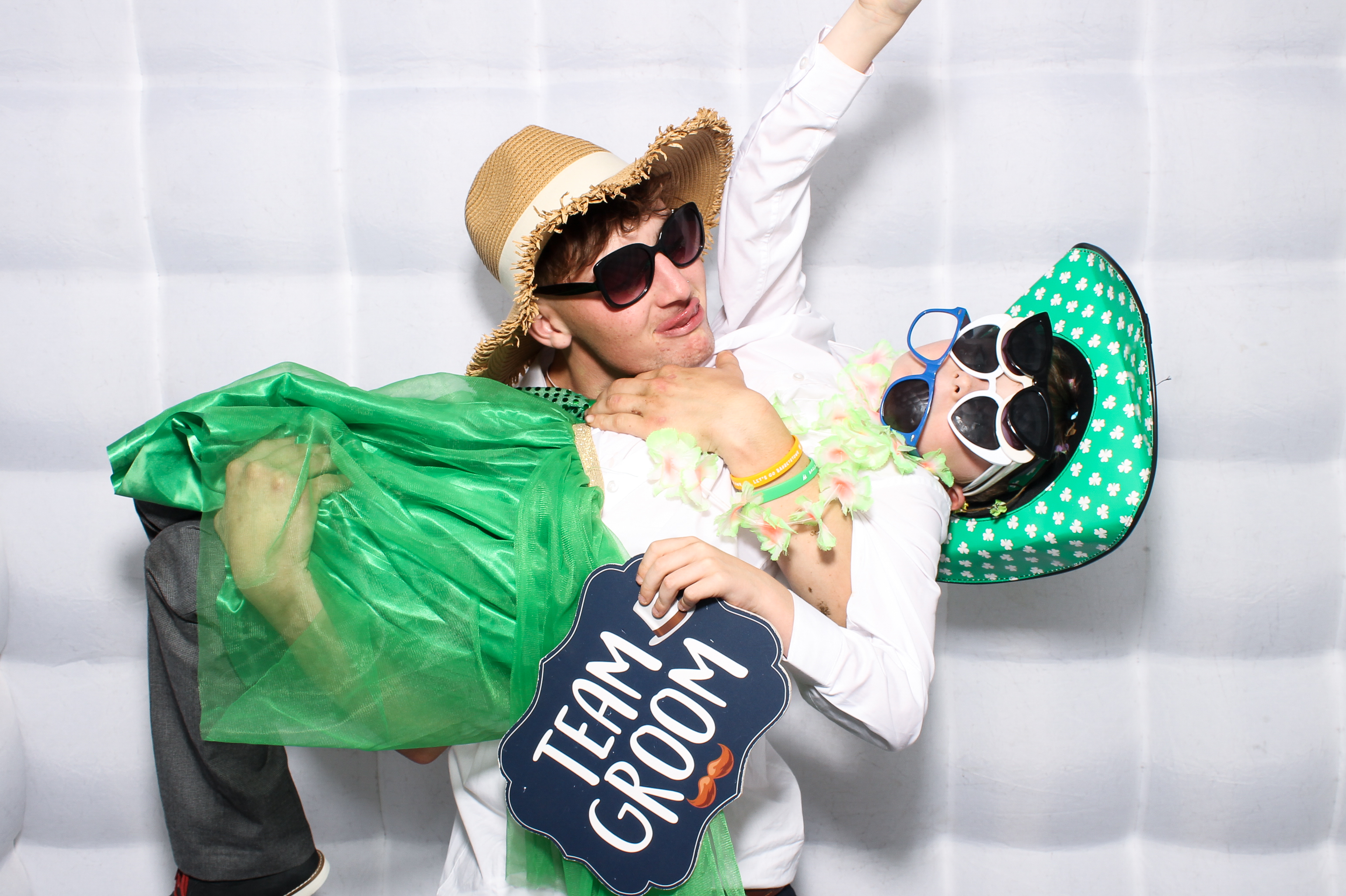 Lisa & Fergal | View more photos from the event at gallery.snapmagic.ie/u/SnapMagic/Lisa-Fergal