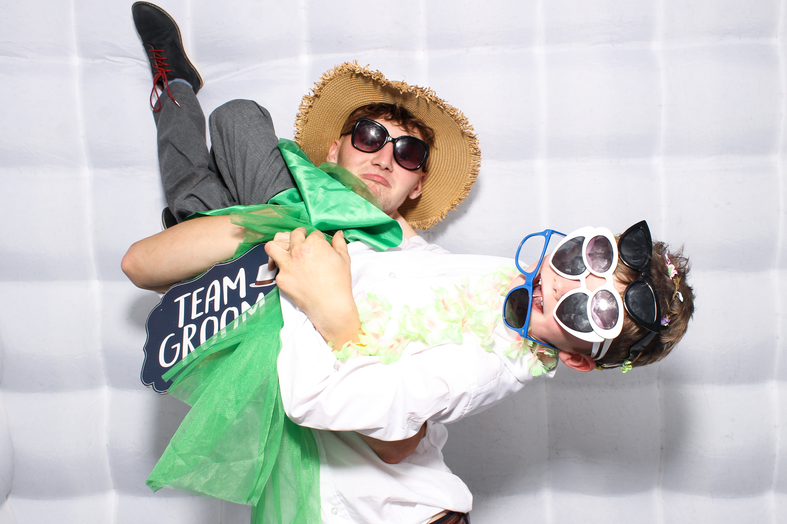 Lisa & Fergal | View more photos from the event at gallery.snapmagic.ie/u/SnapMagic/Lisa-Fergal