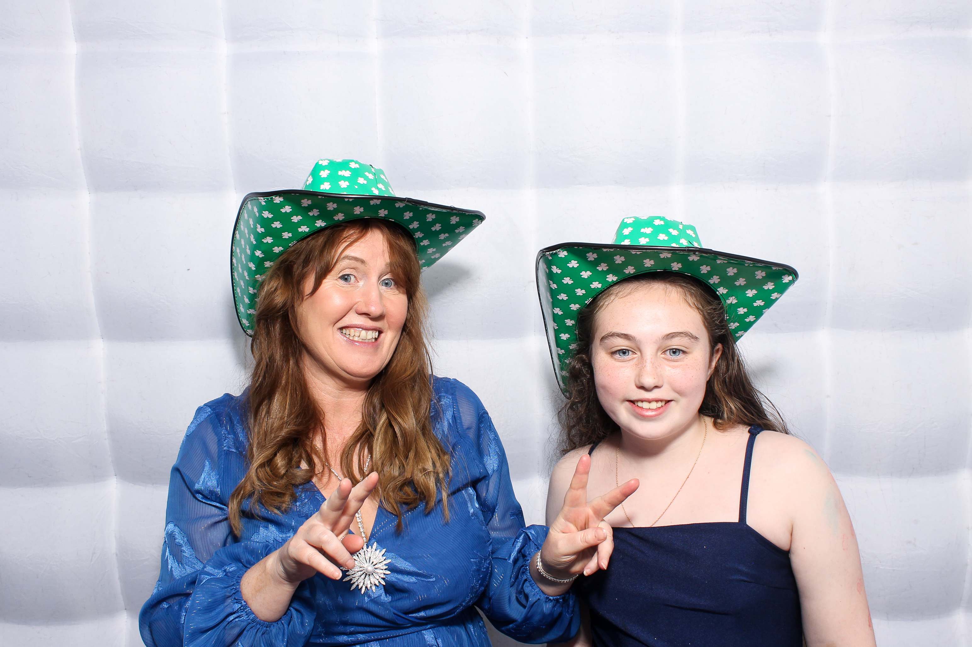 Lisa & Fergal | View more photos from the event at gallery.snapmagic.ie/u/SnapMagic/Lisa-Fergal