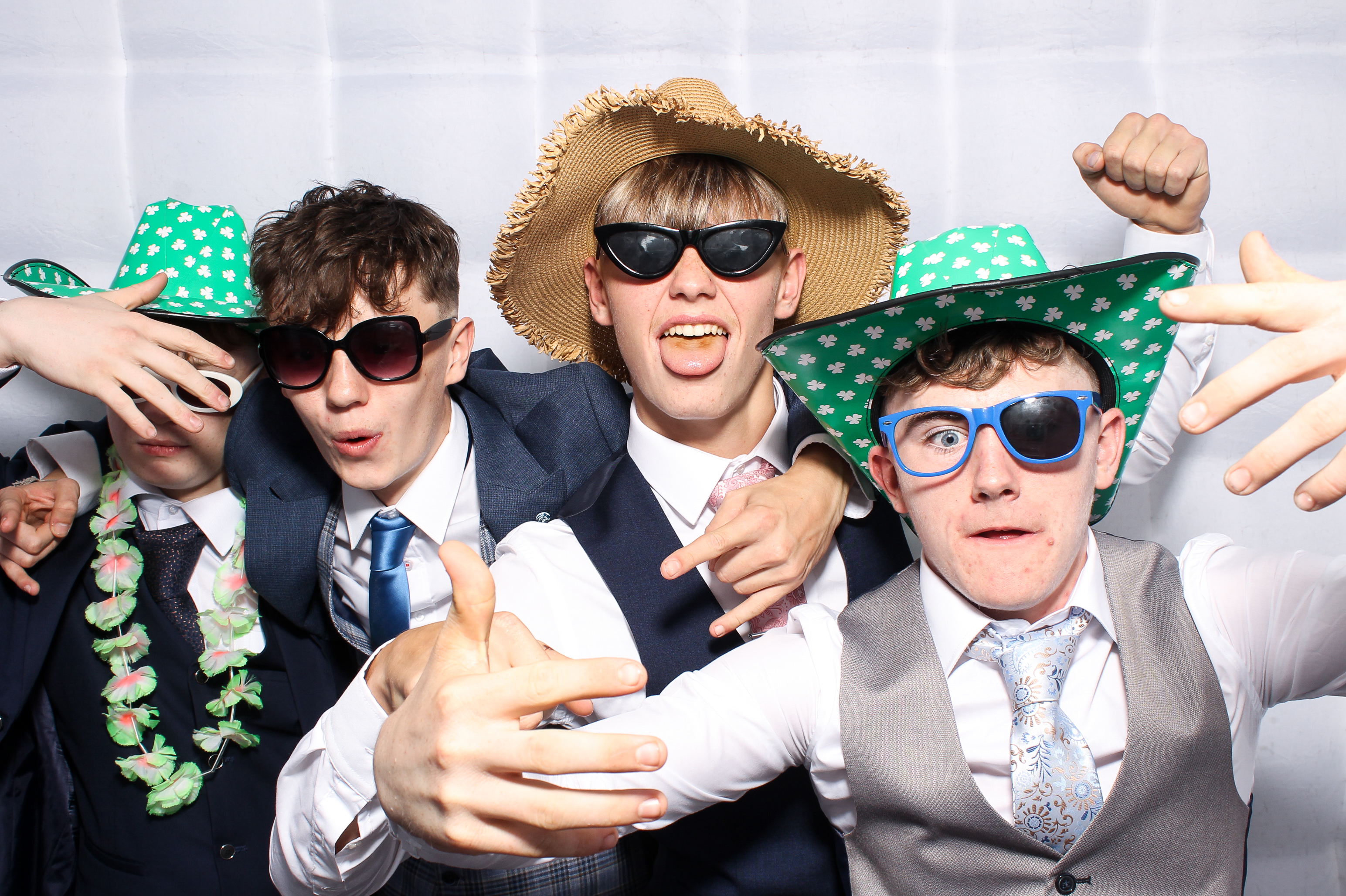 Lisa & Fergal | View more photos from the event at gallery.snapmagic.ie/u/SnapMagic/Lisa-Fergal