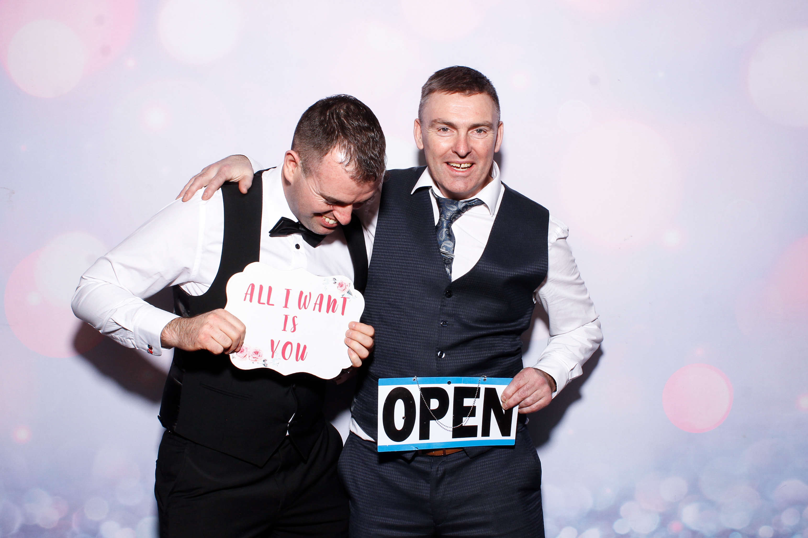 Louise & Gerard | View more photos from the event at gallery.snapmagic.ie/u/SnapMagic/Louise-Gerard