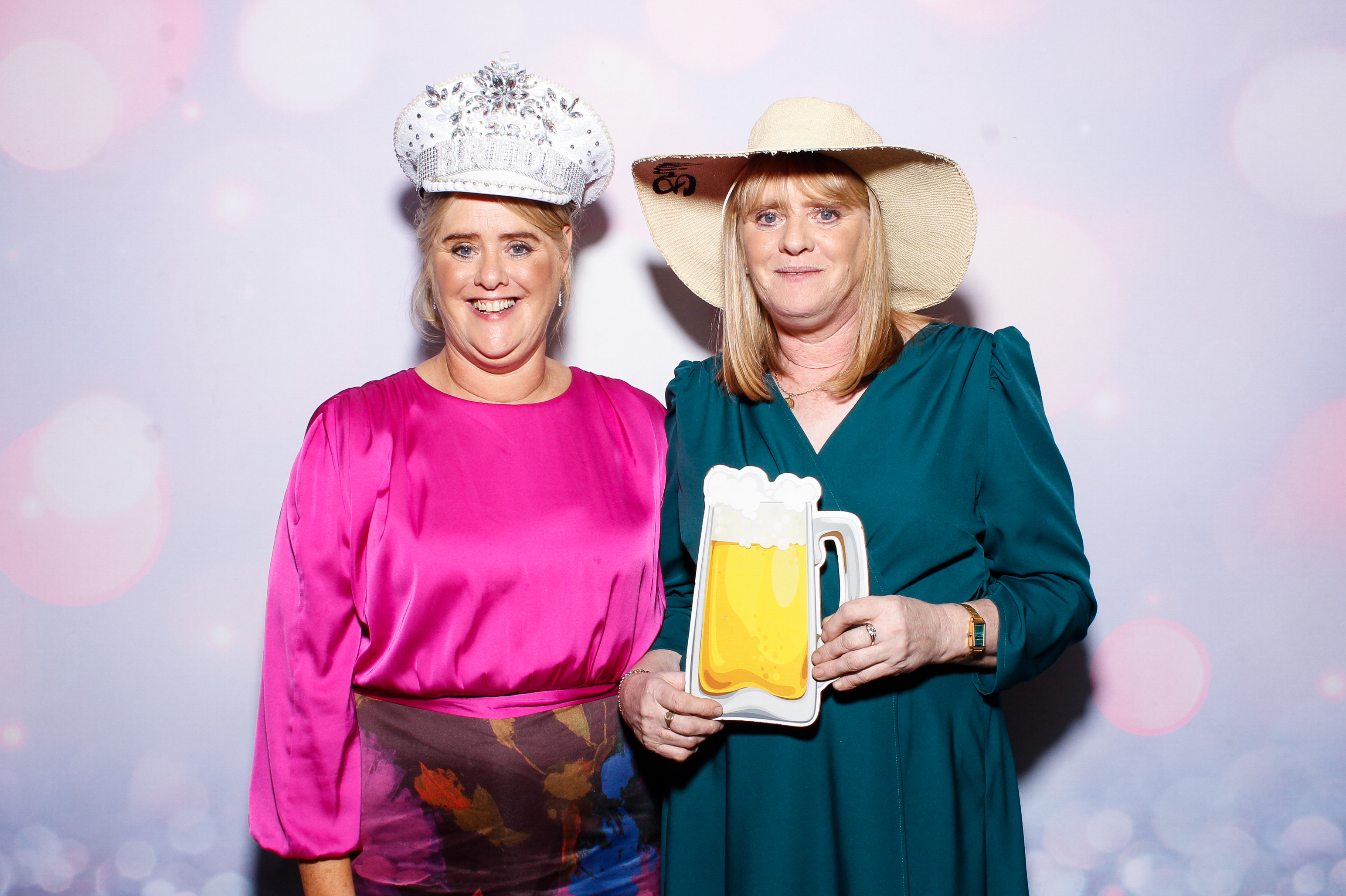 Louise & Gerard | View more photos from the event at gallery.snapmagic.ie/u/SnapMagic/Louise-Gerard