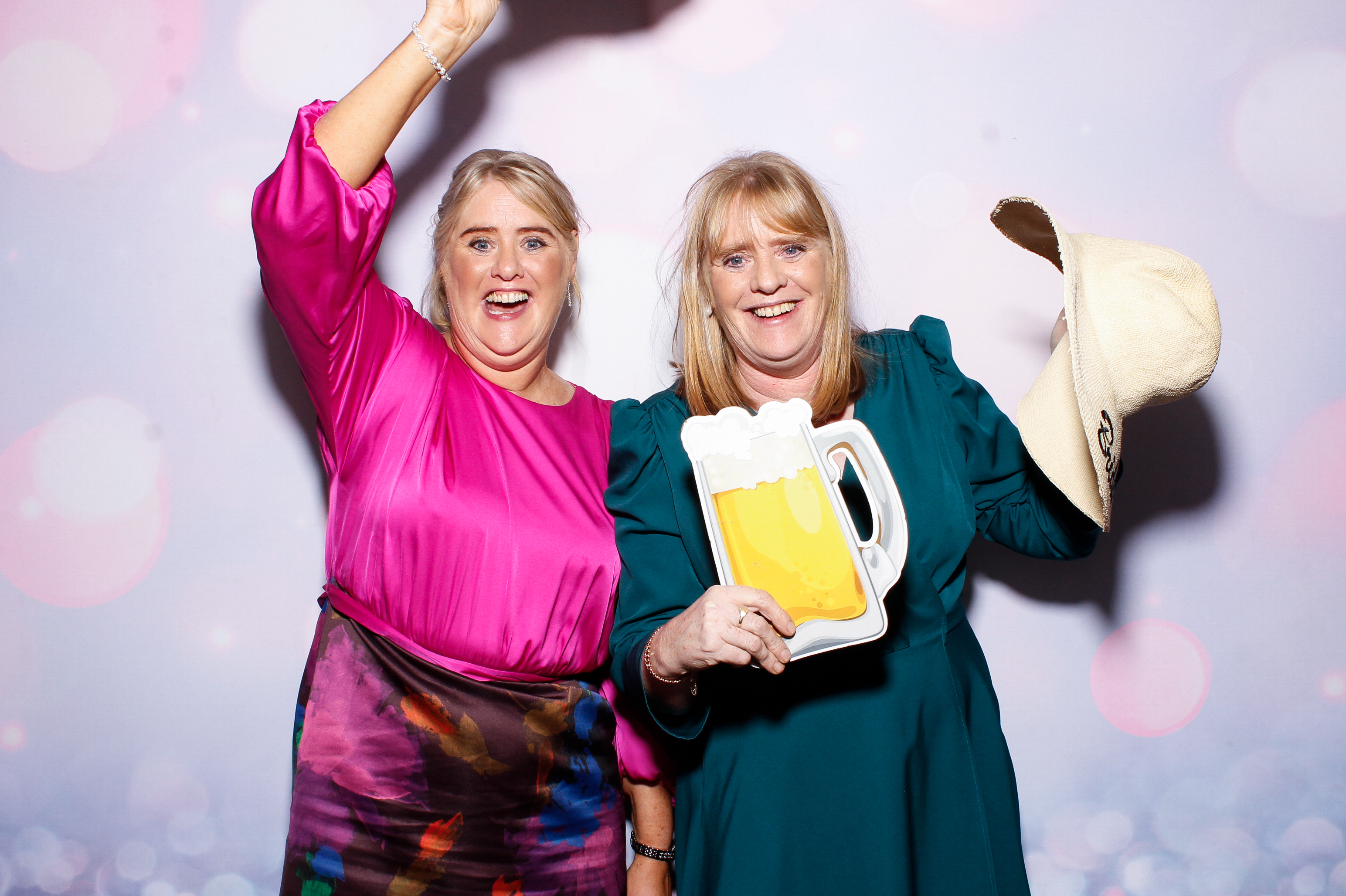 Louise & Gerard | View more photos from the event at gallery.snapmagic.ie/u/SnapMagic/Louise-Gerard