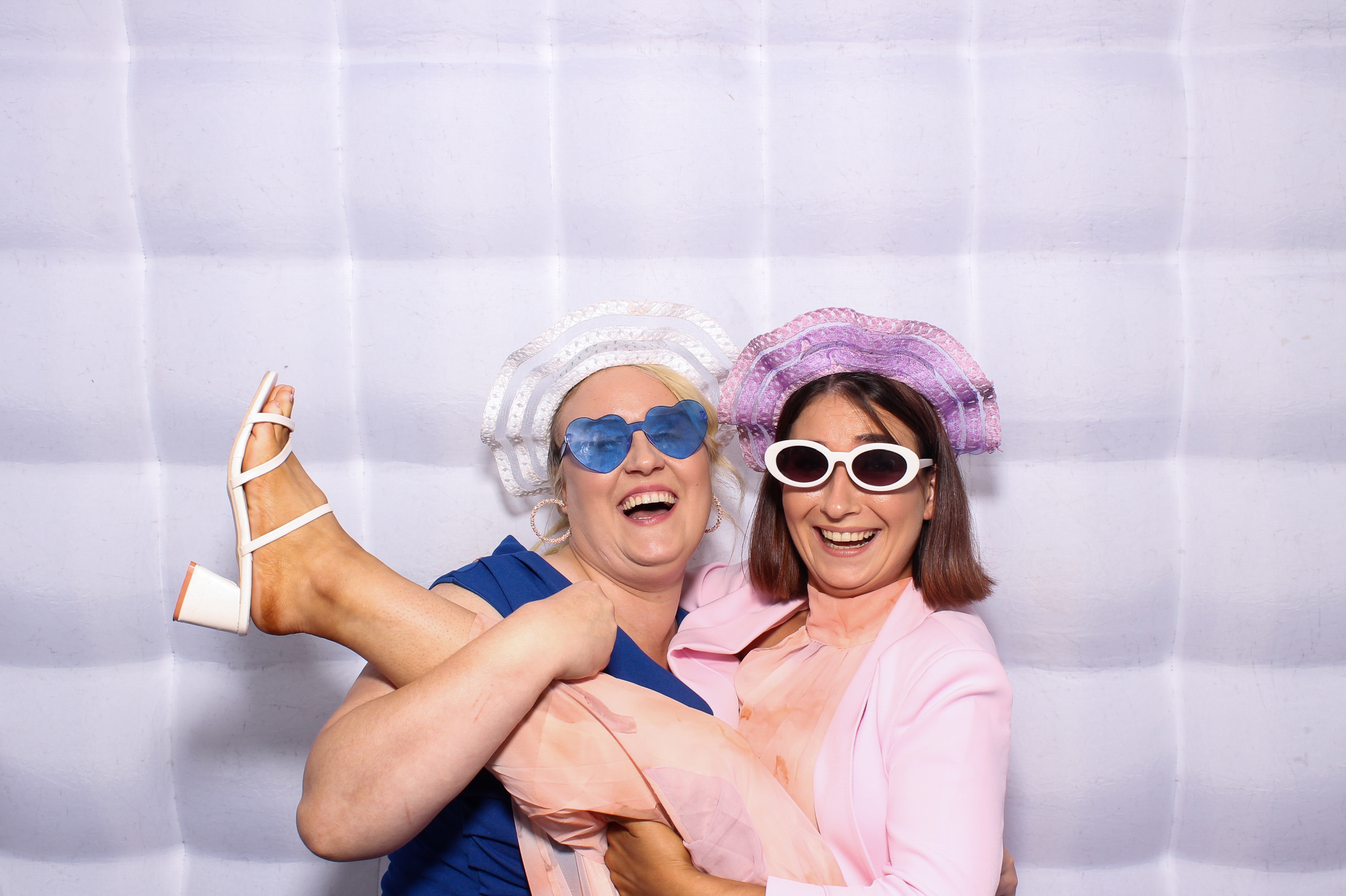 Louise & Shaun | View more photos from the event at gallery.snapmagic.ie/u/SnapMagic/Louise-Shaun