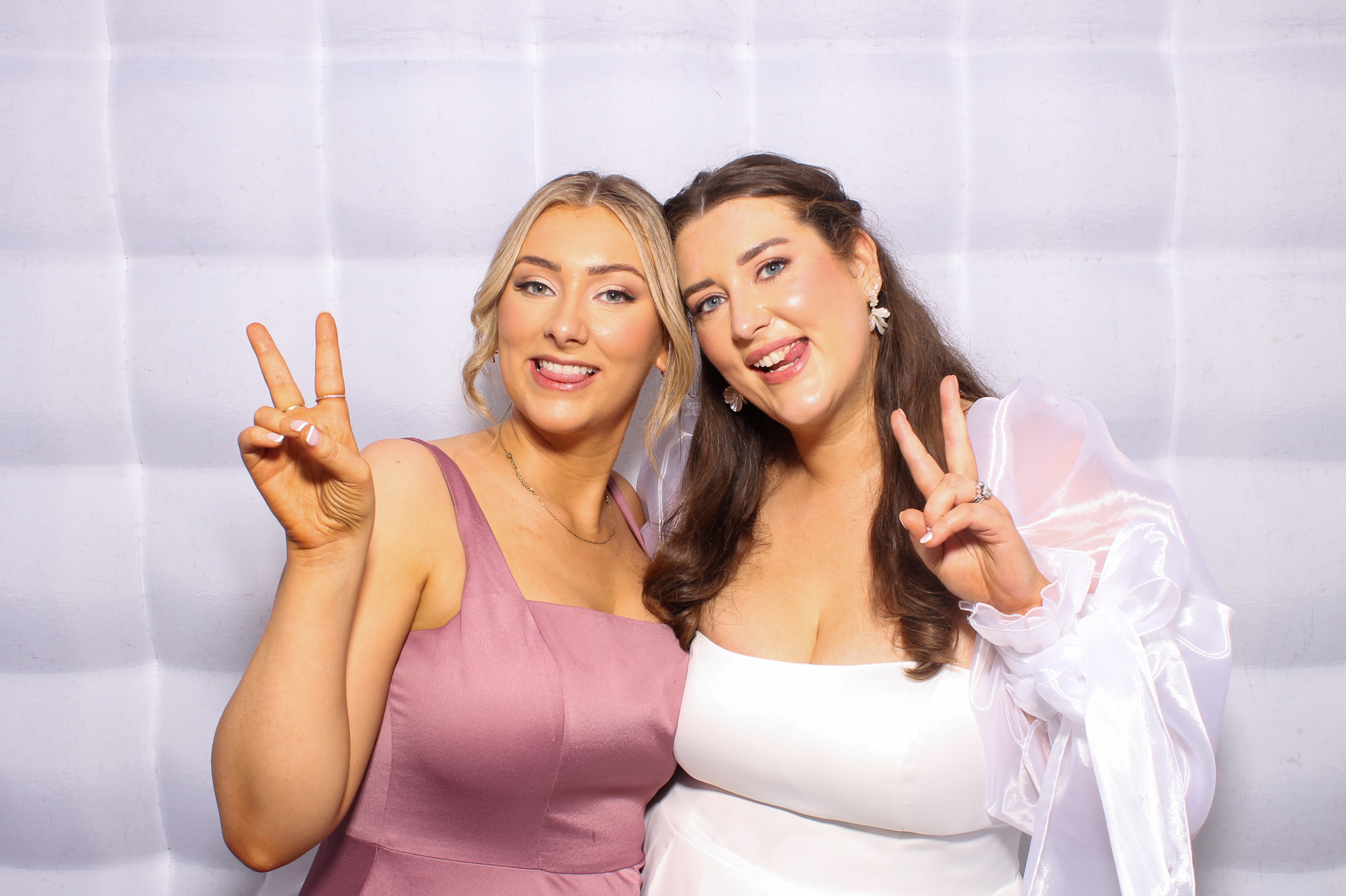 Louise & Shaun | View more photos from the event at gallery.snapmagic.ie/u/SnapMagic/Louise-Shaun