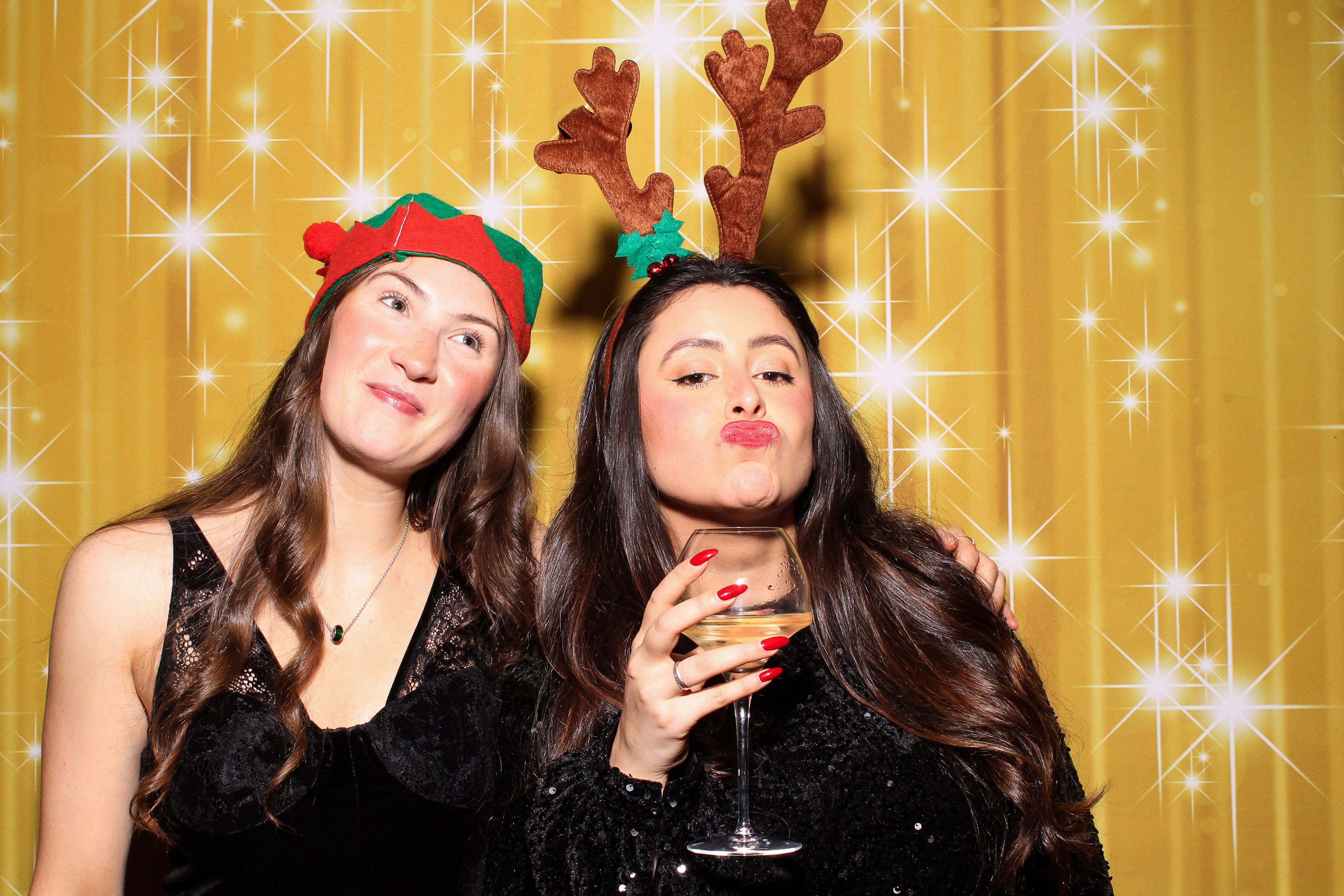 MAWDY Las Vegas Christmas Party 2025 | View more photos from the event at gallery.snapmagic.ie/u/SnapMagic/MAWDY-Las-Vegas-Christmas-Party-2025