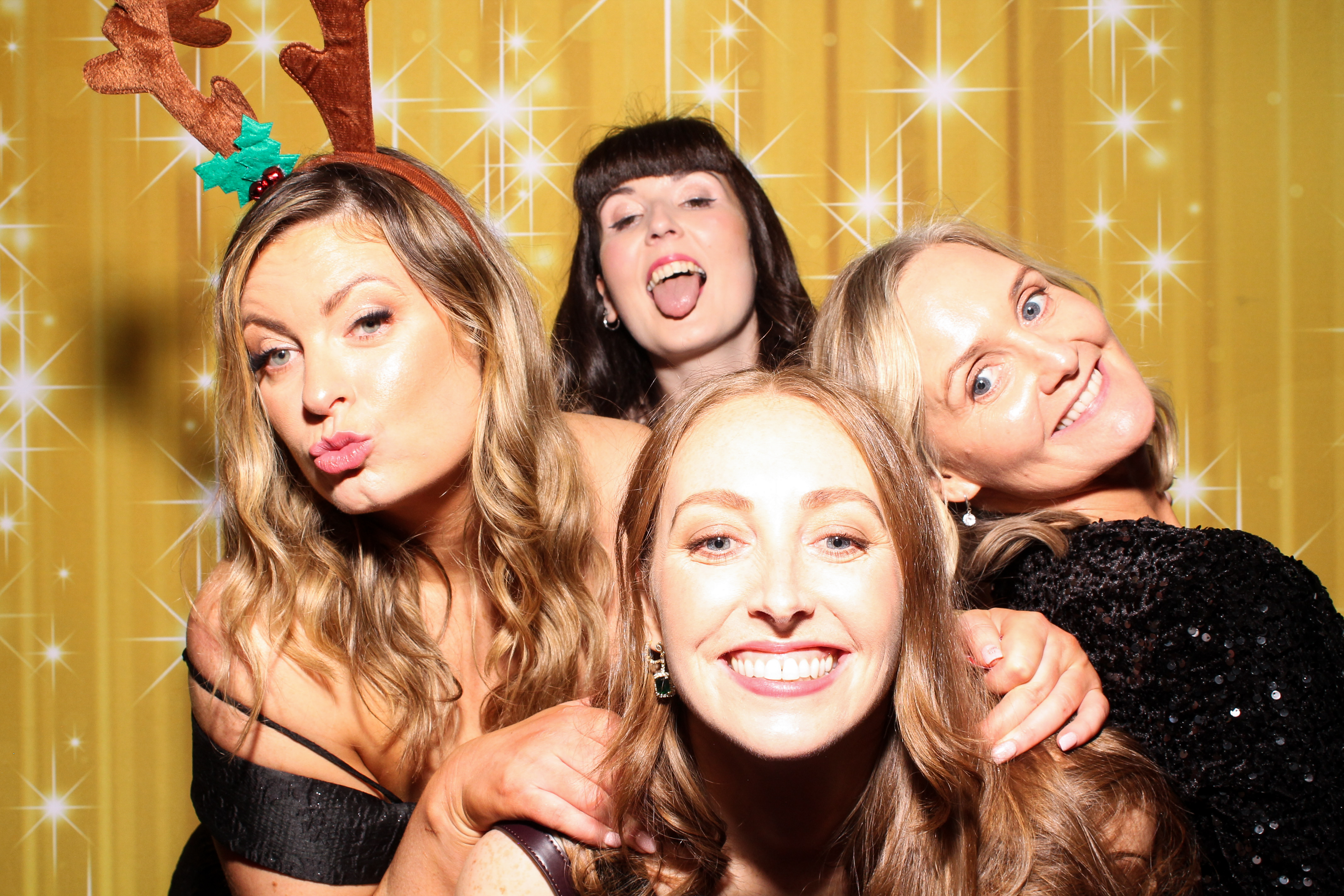 MAWDY Las Vegas Christmas Party 2025 | View more photos from the event at gallery.snapmagic.ie/u/SnapMagic/MAWDY-Las-Vegas-Christmas-Party-2025