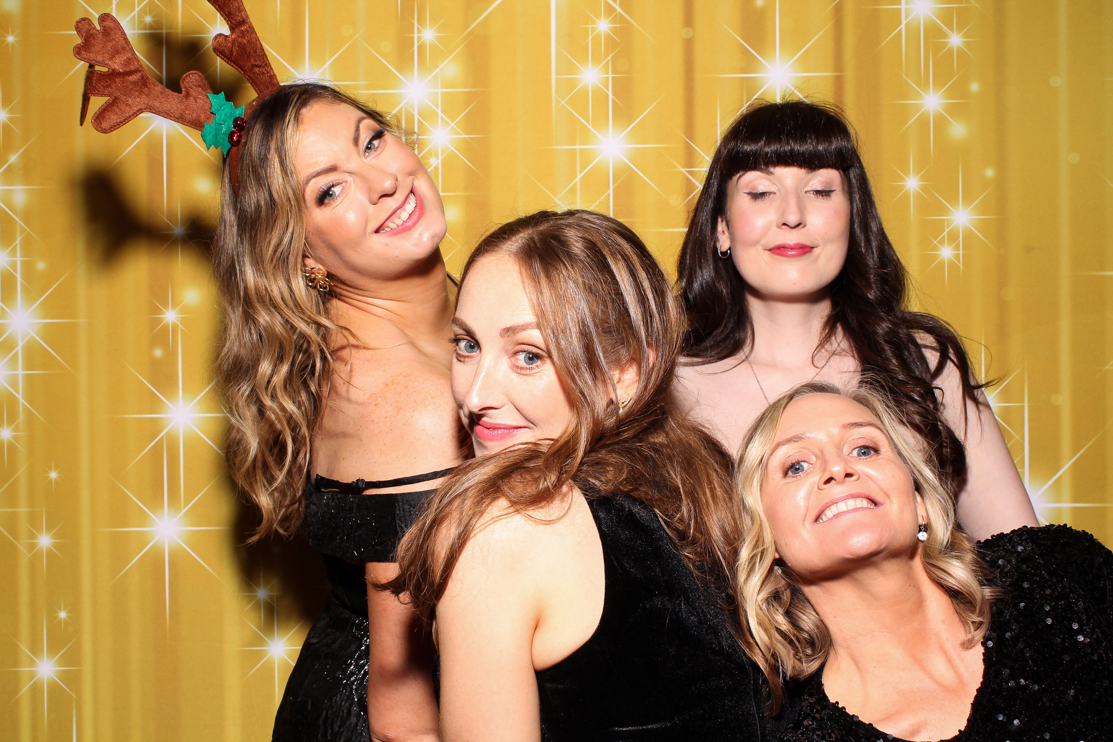 MAWDY Las Vegas Christmas Party 2025 | View more photos from the event at gallery.snapmagic.ie/u/SnapMagic/MAWDY-Las-Vegas-Christmas-Party-2025