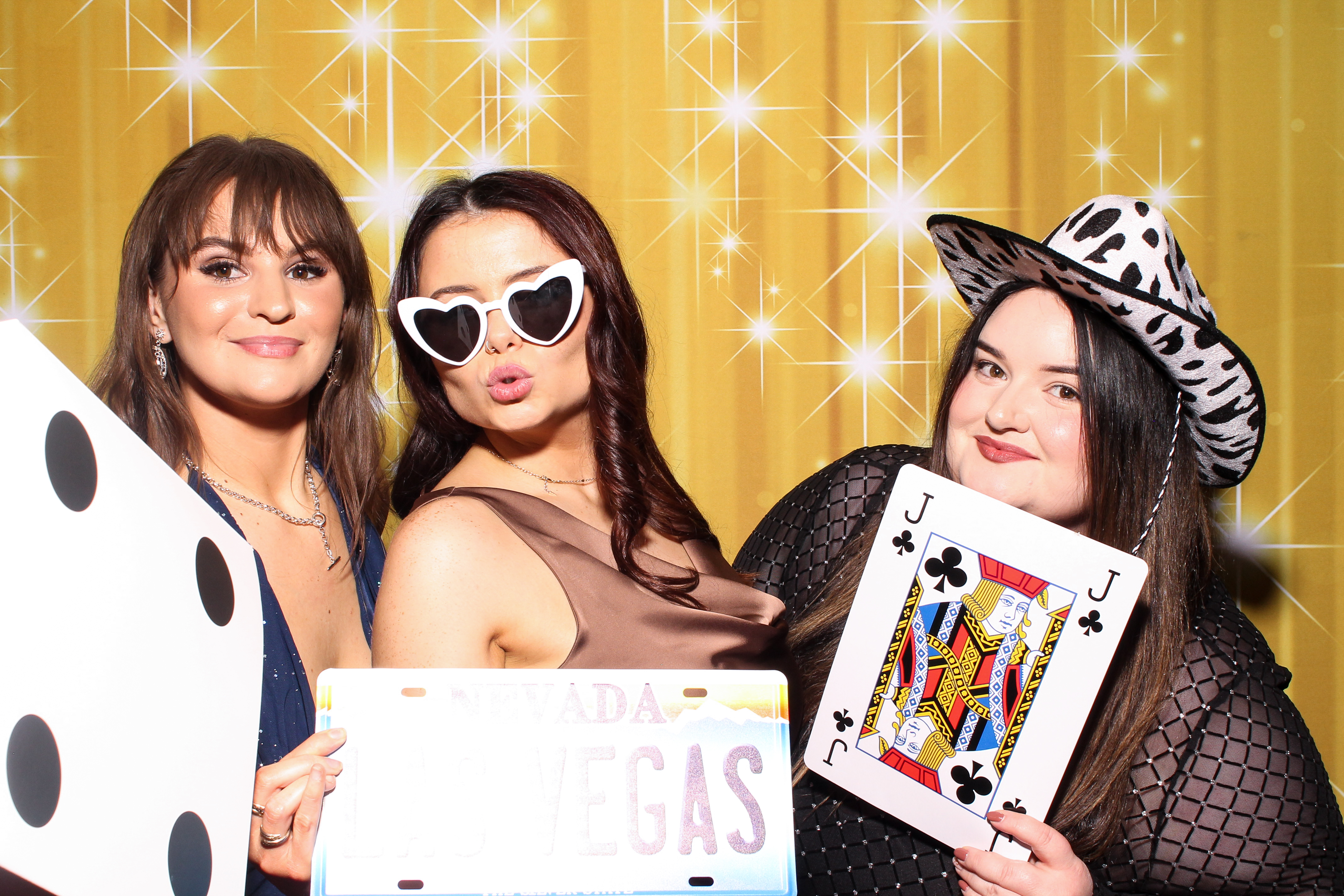 MAWDY Las Vegas Christmas Party 2025 | View more photos from the event at gallery.snapmagic.ie/u/SnapMagic/MAWDY-Las-Vegas-Christmas-Party-2025