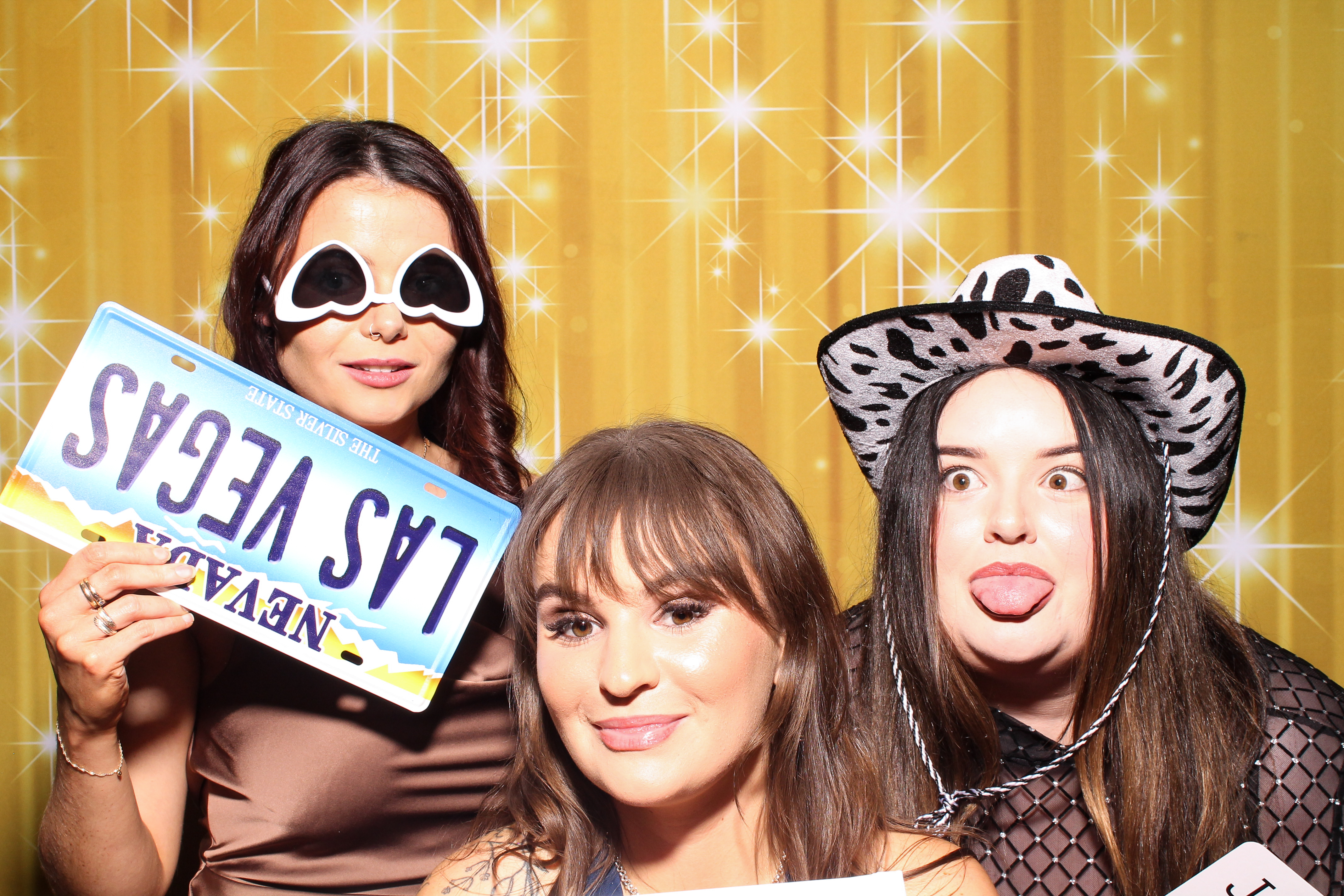 MAWDY Las Vegas Christmas Party 2025 | View more photos from the event at gallery.snapmagic.ie/u/SnapMagic/MAWDY-Las-Vegas-Christmas-Party-2025