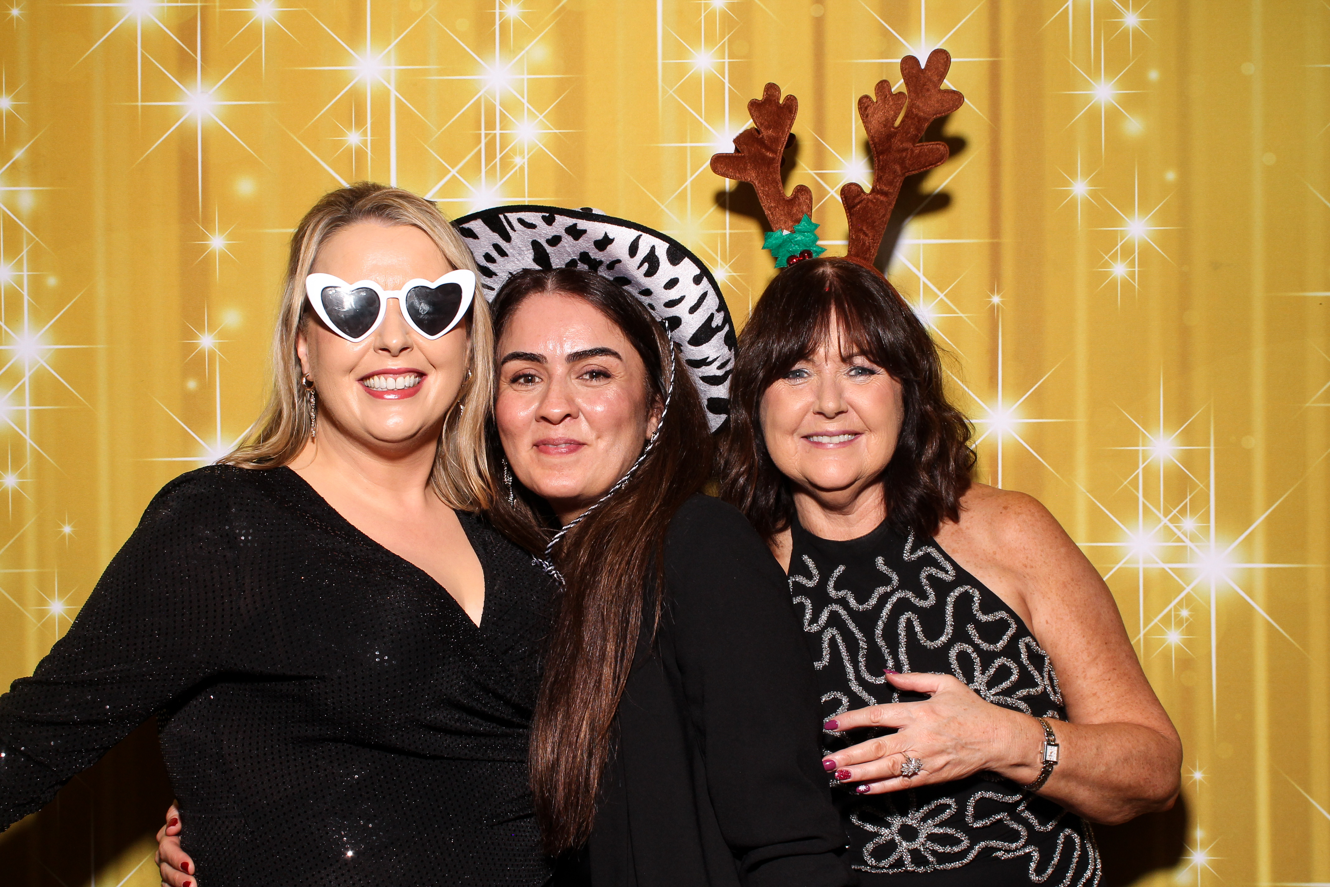 MAWDY Las Vegas Christmas Party 2025 | View more photos from the event at gallery.snapmagic.ie/u/SnapMagic/MAWDY-Las-Vegas-Christmas-Party-2025