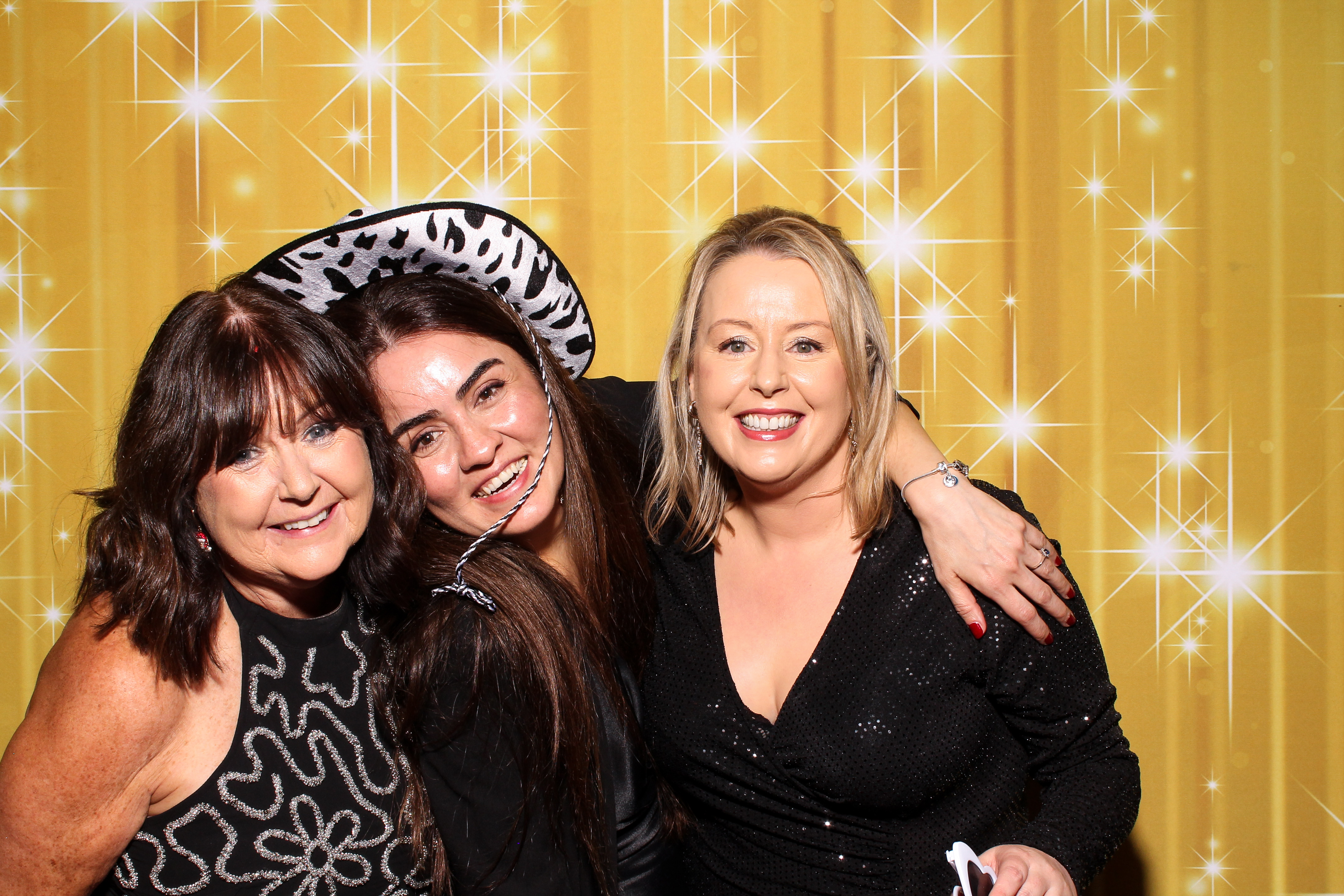 MAWDY Las Vegas Christmas Party 2025 | View more photos from the event at gallery.snapmagic.ie/u/SnapMagic/MAWDY-Las-Vegas-Christmas-Party-2025