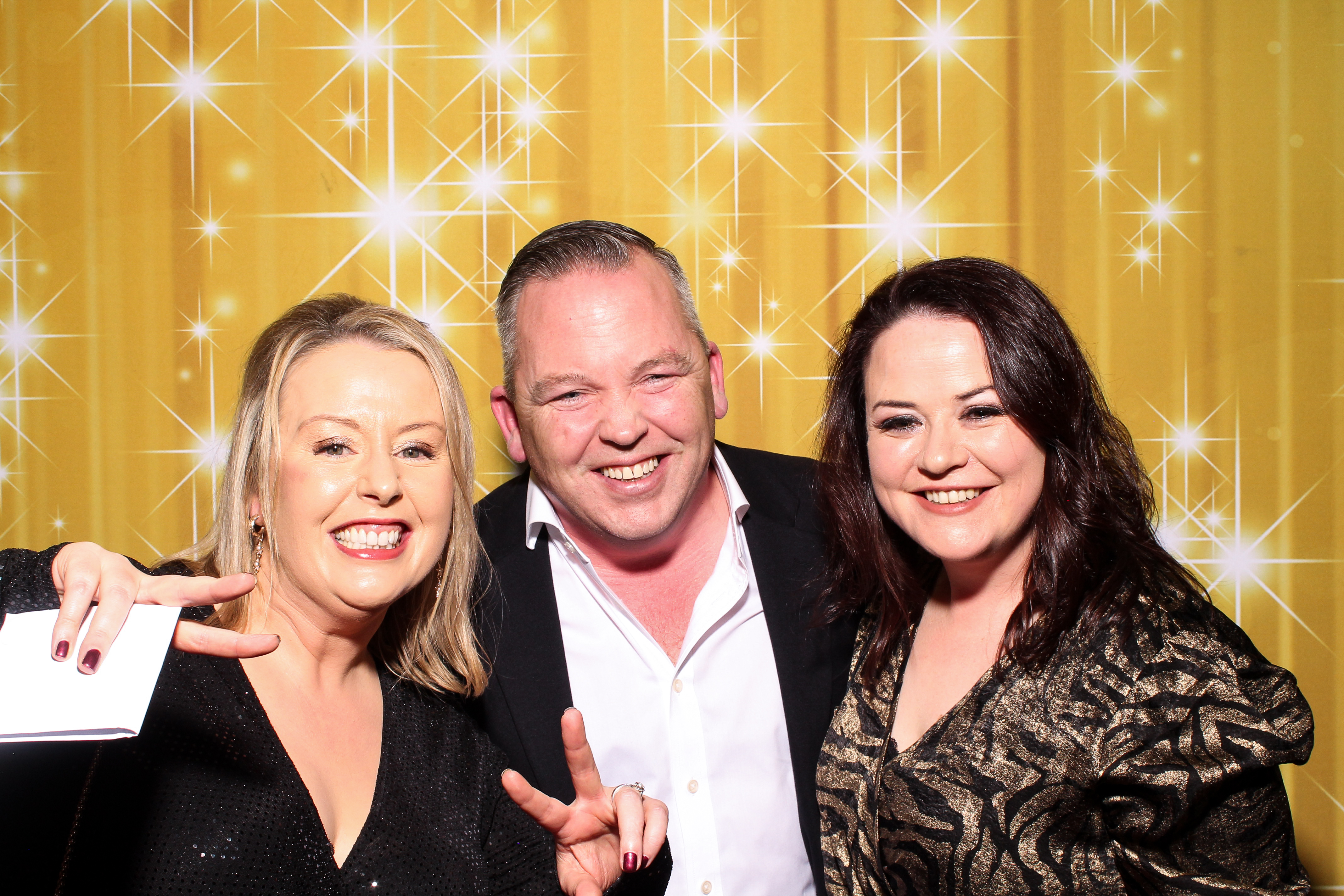 MAWDY Las Vegas Christmas Party 2025 | View more photos from the event at gallery.snapmagic.ie/u/SnapMagic/MAWDY-Las-Vegas-Christmas-Party-2025