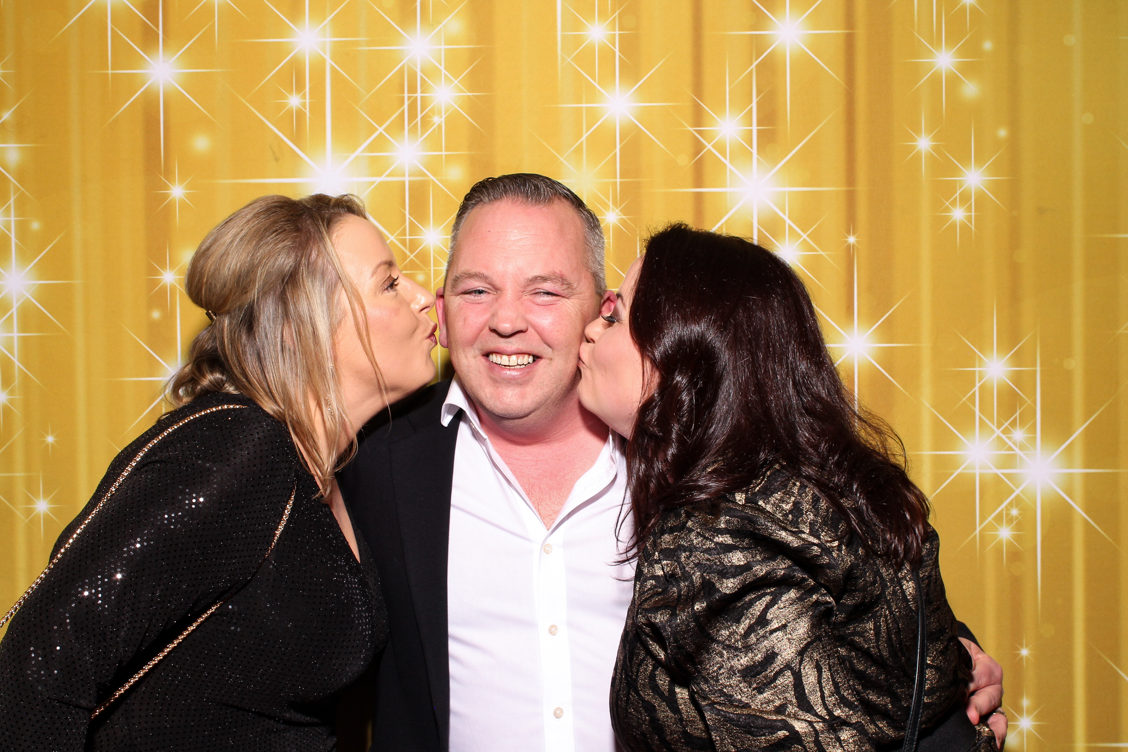 MAWDY Las Vegas Christmas Party 2025 | View more photos from the event at gallery.snapmagic.ie/u/SnapMagic/MAWDY-Las-Vegas-Christmas-Party-2025