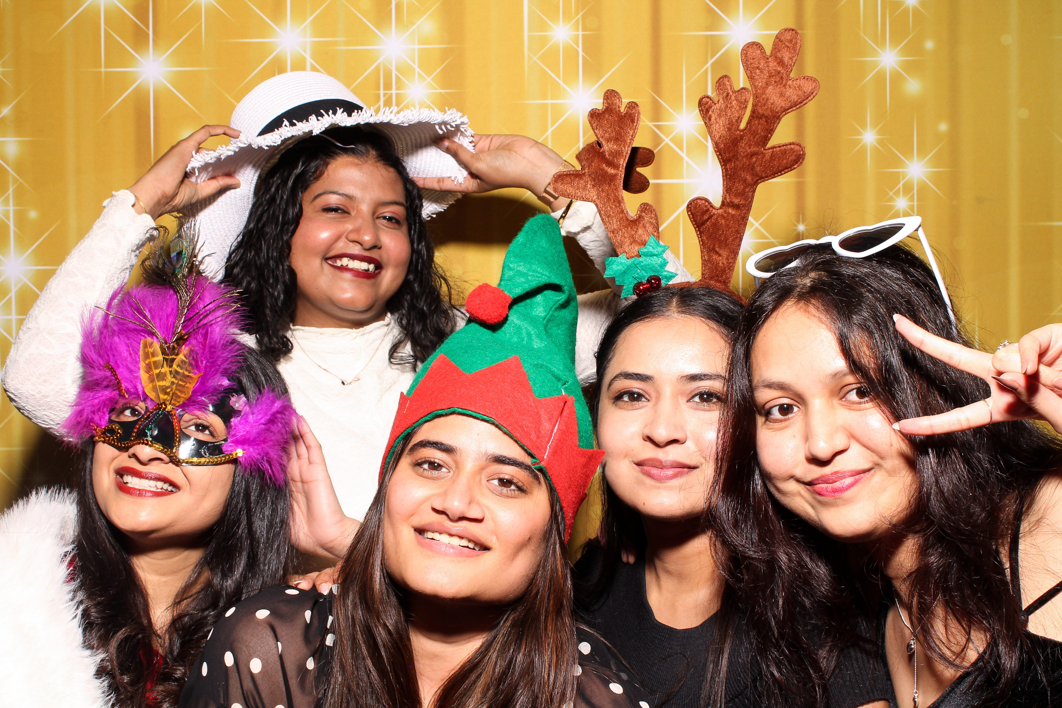 MAWDY Las Vegas Christmas Party 2025 | View more photos from the event at gallery.snapmagic.ie/u/SnapMagic/MAWDY-Las-Vegas-Christmas-Party-2025