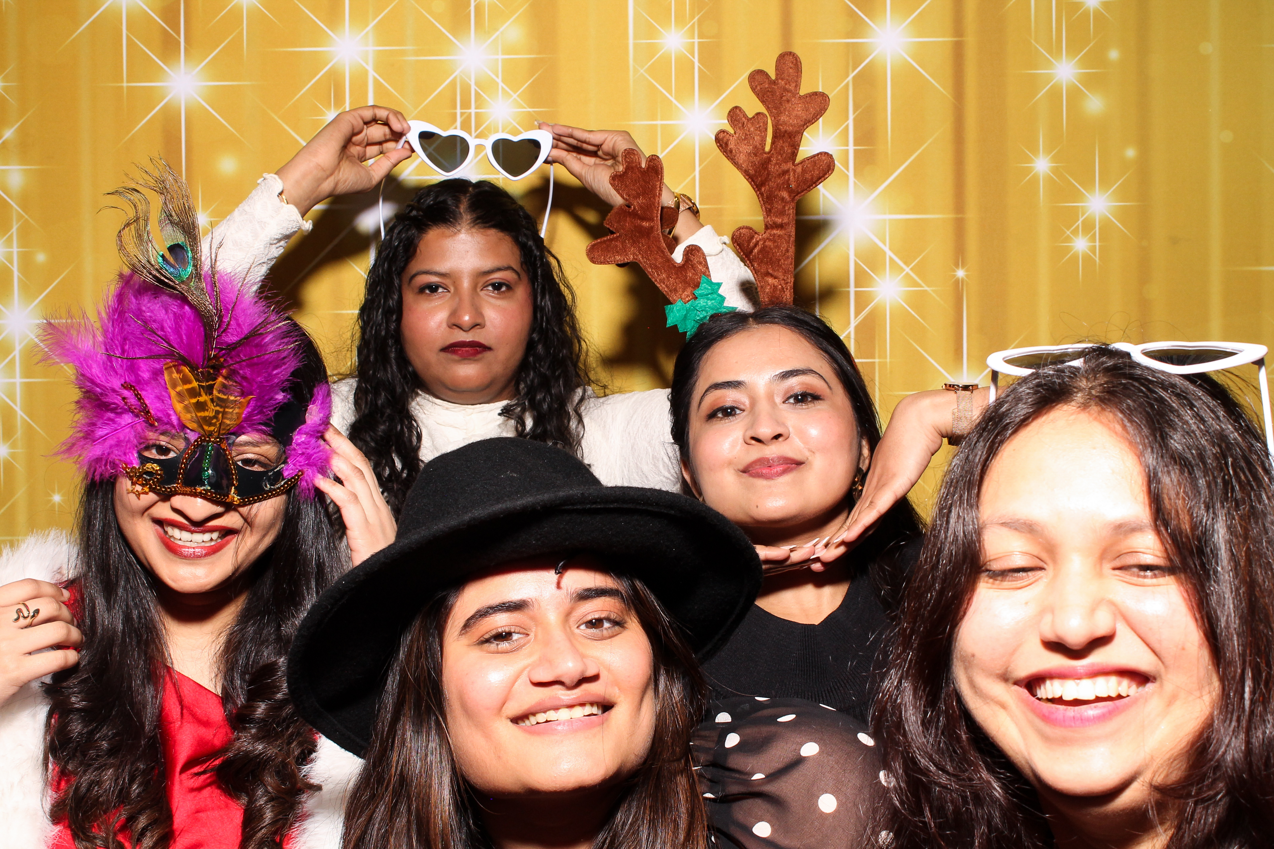 MAWDY Las Vegas Christmas Party 2025 | View more photos from the event at gallery.snapmagic.ie/u/SnapMagic/MAWDY-Las-Vegas-Christmas-Party-2025