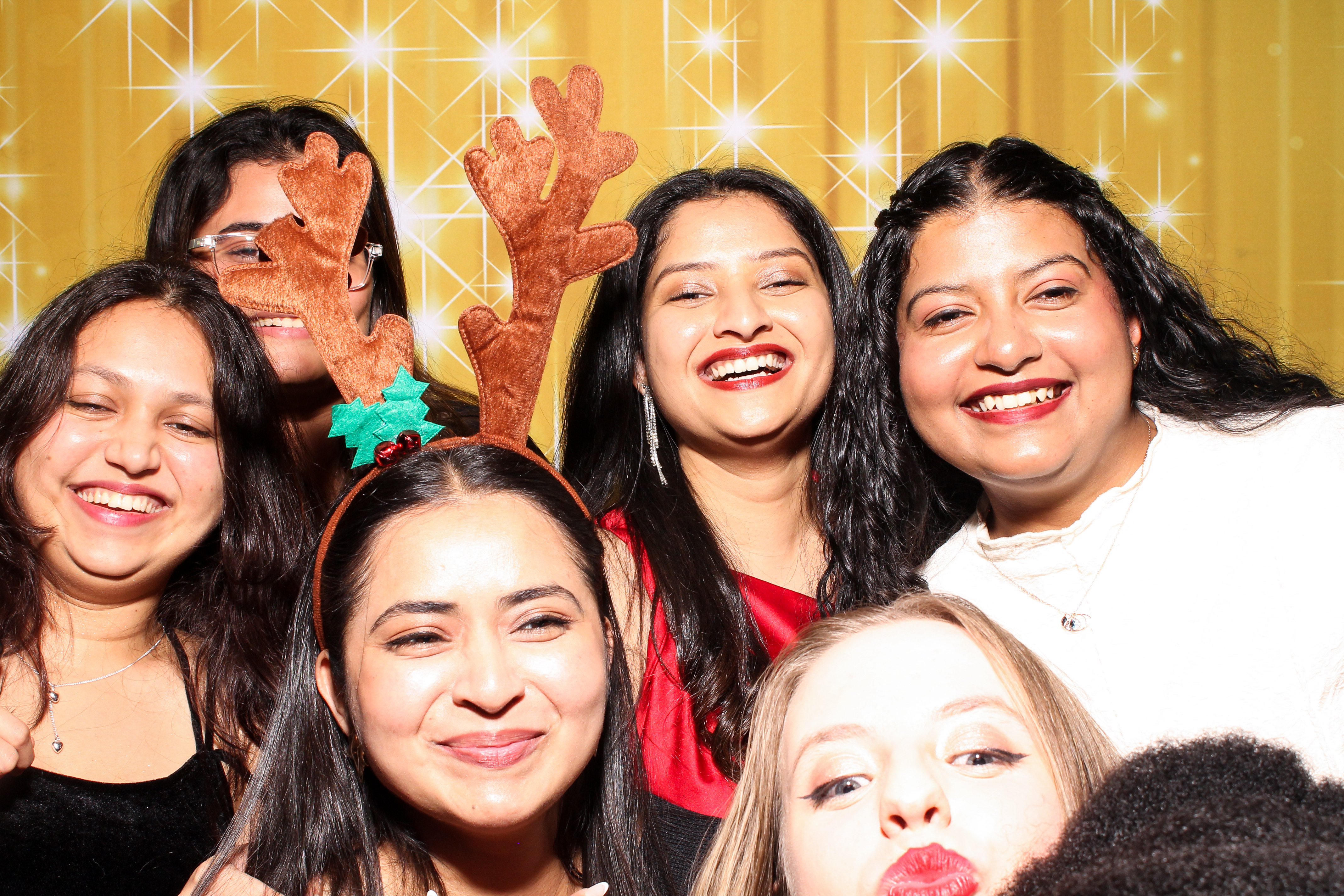 MAWDY Las Vegas Christmas Party 2025 | View more photos from the event at gallery.snapmagic.ie/u/SnapMagic/MAWDY-Las-Vegas-Christmas-Party-2025