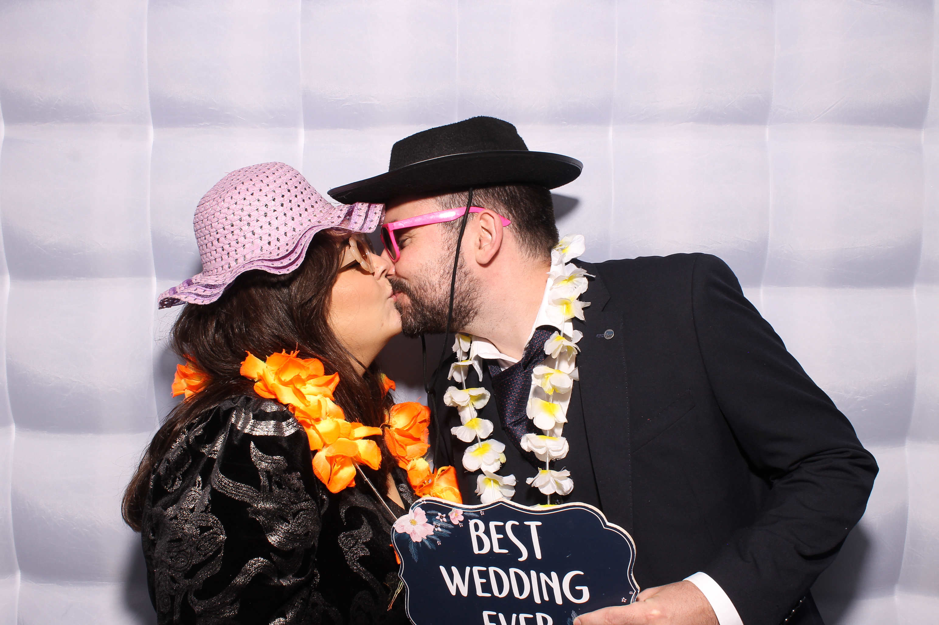 Mariah & Gary | View more photos from the event at gallery.snapmagic.ie/u/SnapMagic/Mariah-Gary