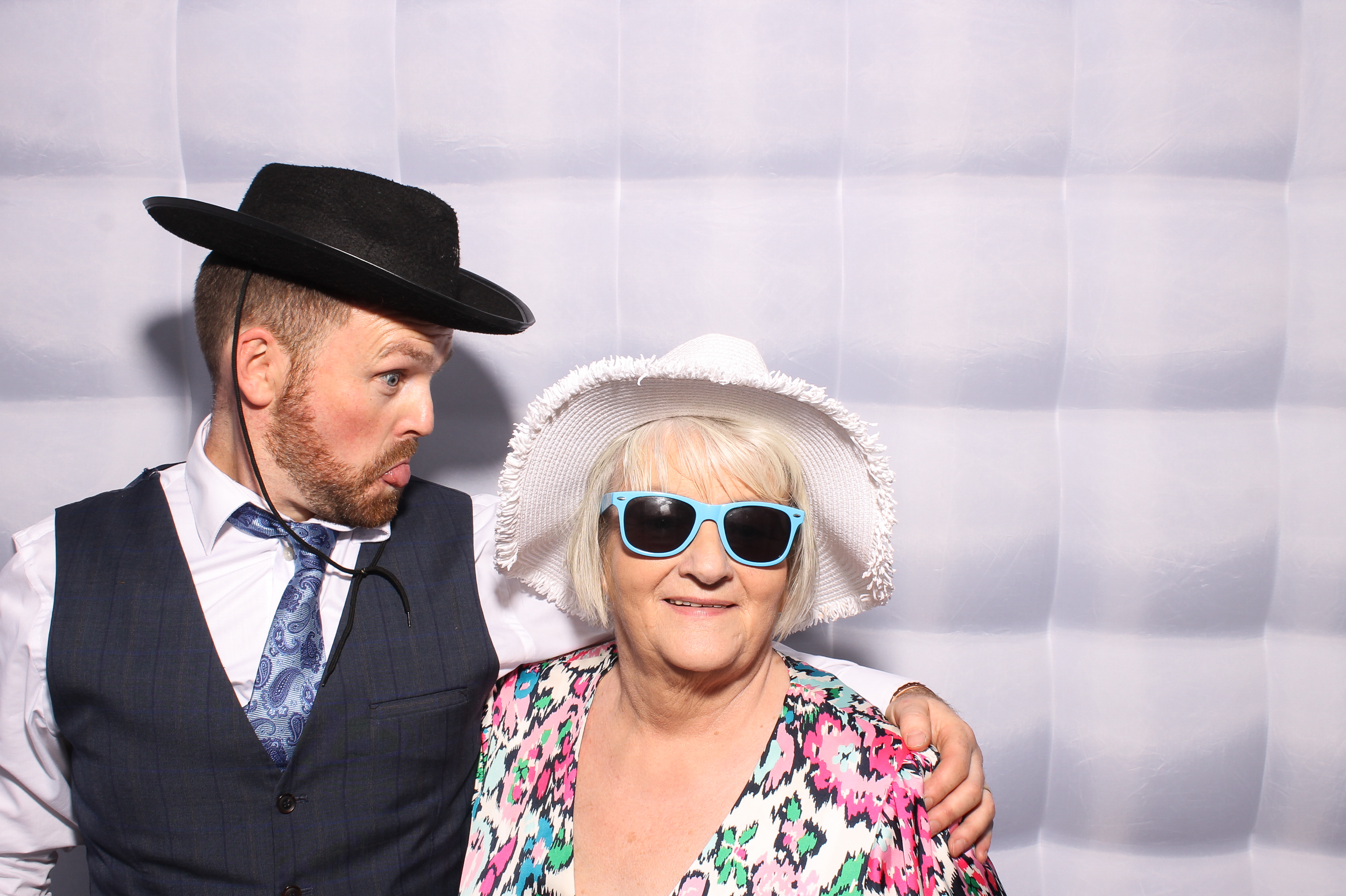 Mariah & Gary | View more photos from the event at gallery.snapmagic.ie/u/SnapMagic/Mariah-Gary