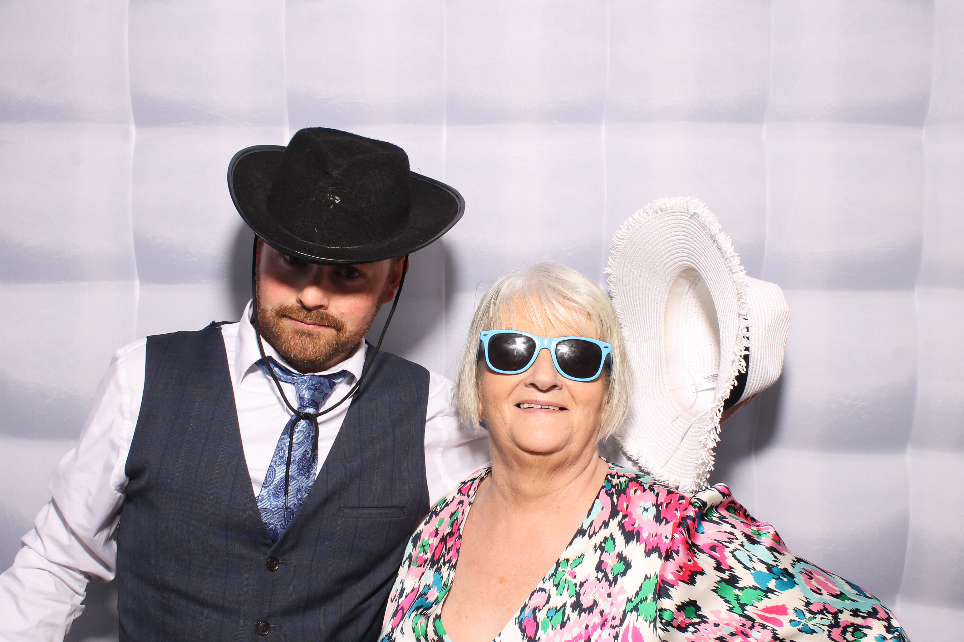 Mariah & Gary | View more photos from the event at gallery.snapmagic.ie/u/SnapMagic/Mariah-Gary